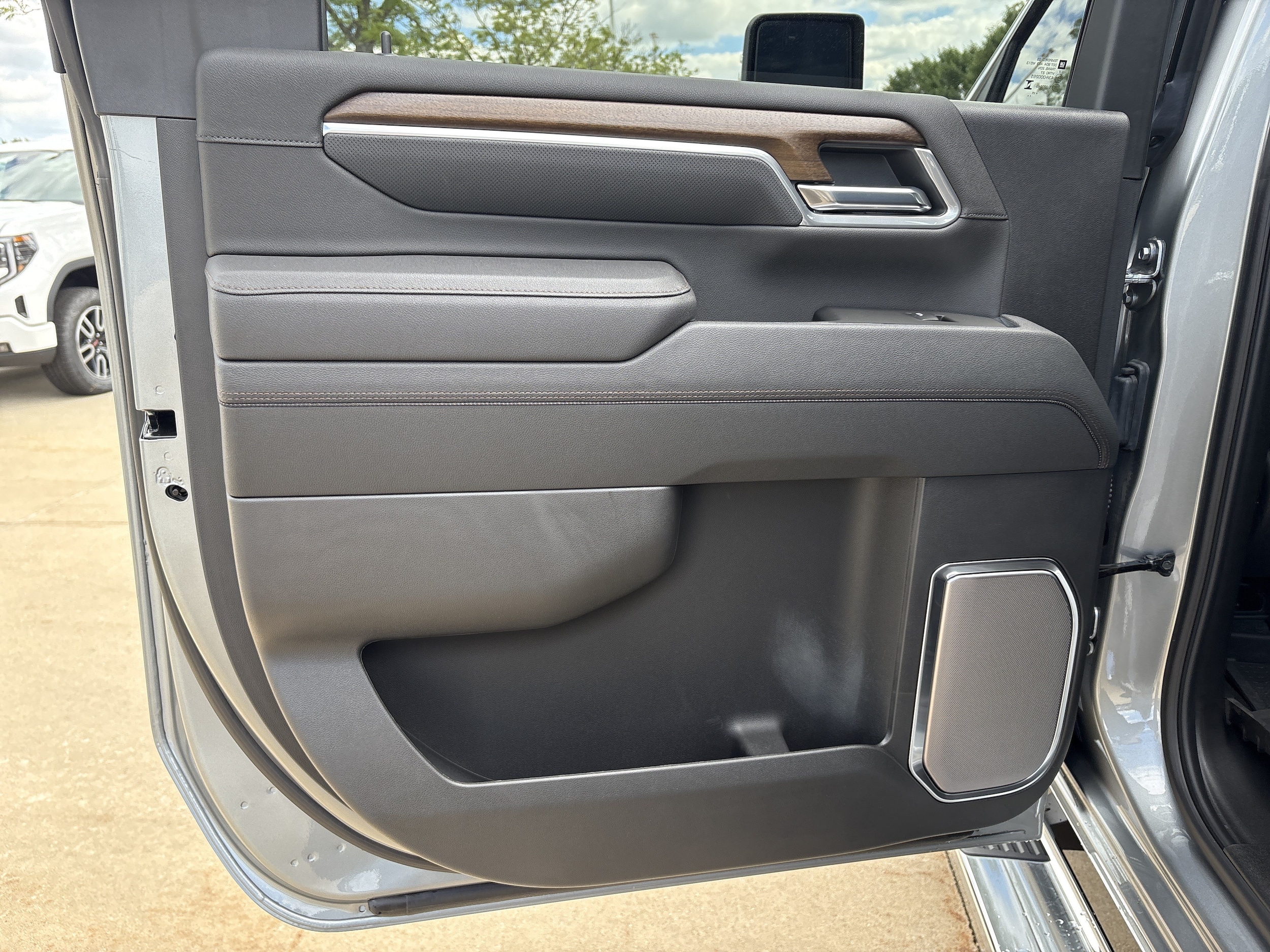 2025 Chevrolet Silverado 2500 HD High Country - Photo 12