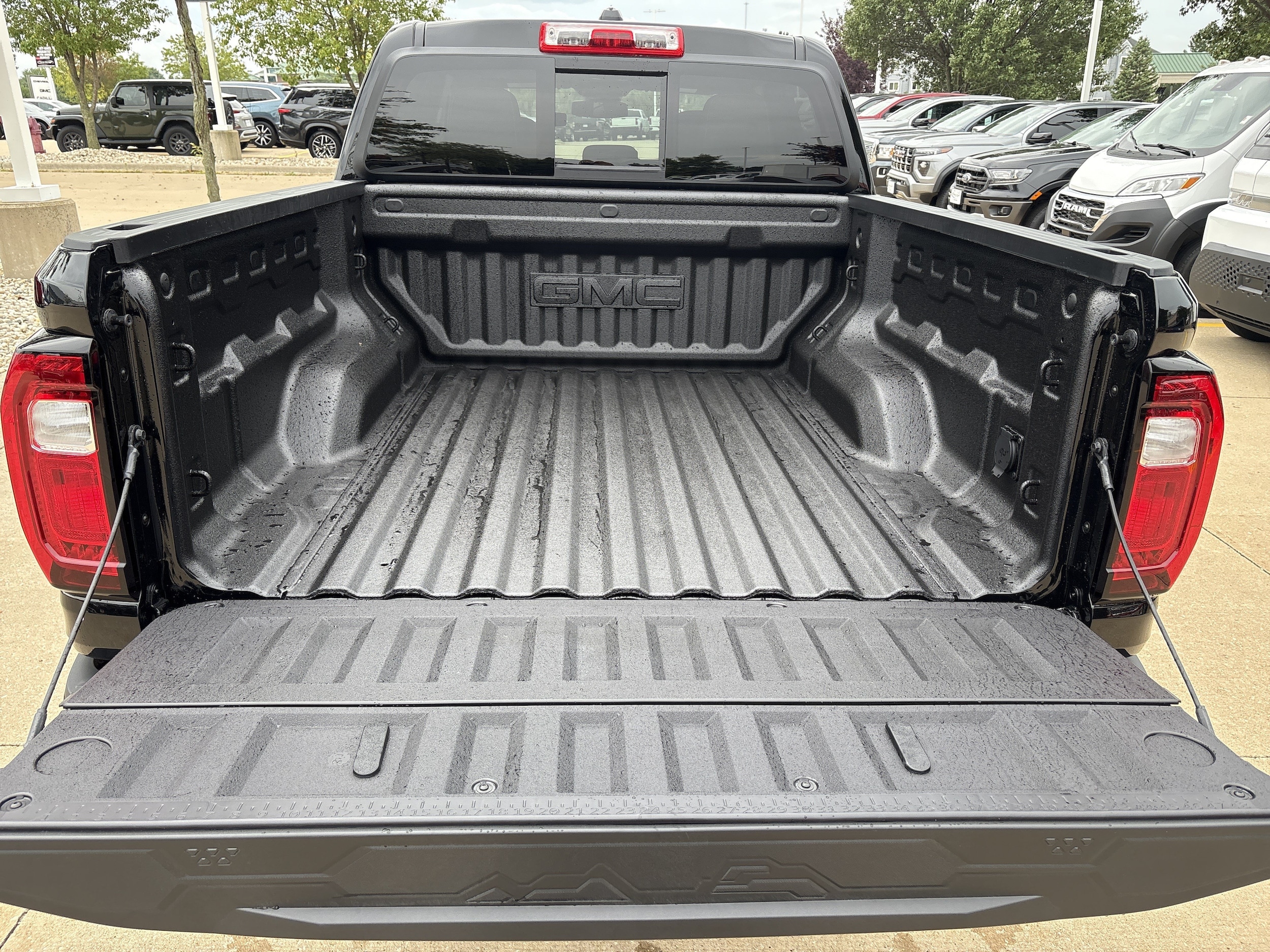 2026 GMC Canyon AT4 - Photo 12