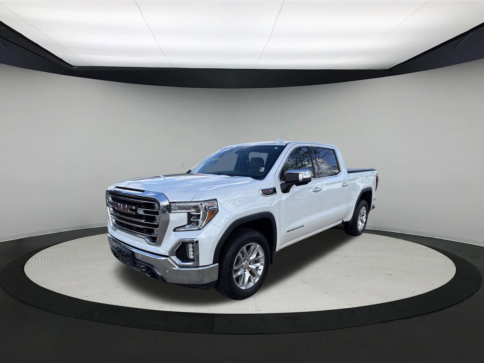 2019 GMC Sierra 4WD Crew Cab Short Box SLT's photo
