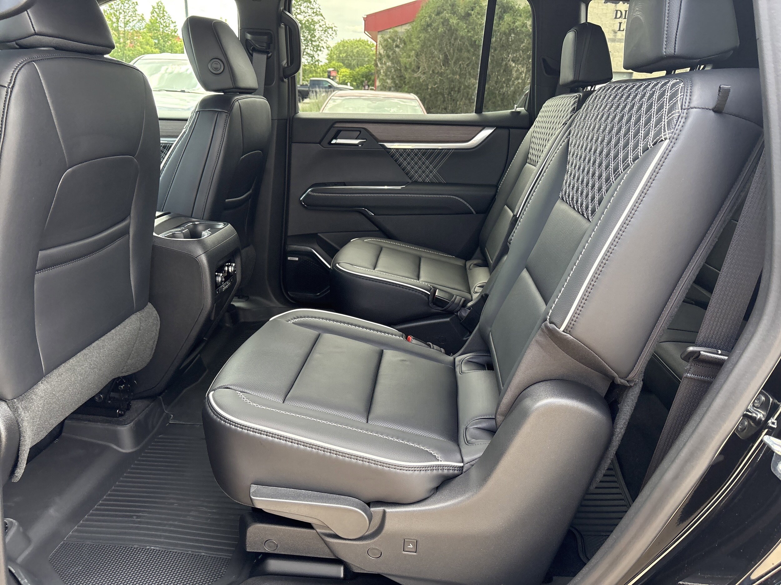 2026 GMC Acadia Denali - Photo 13