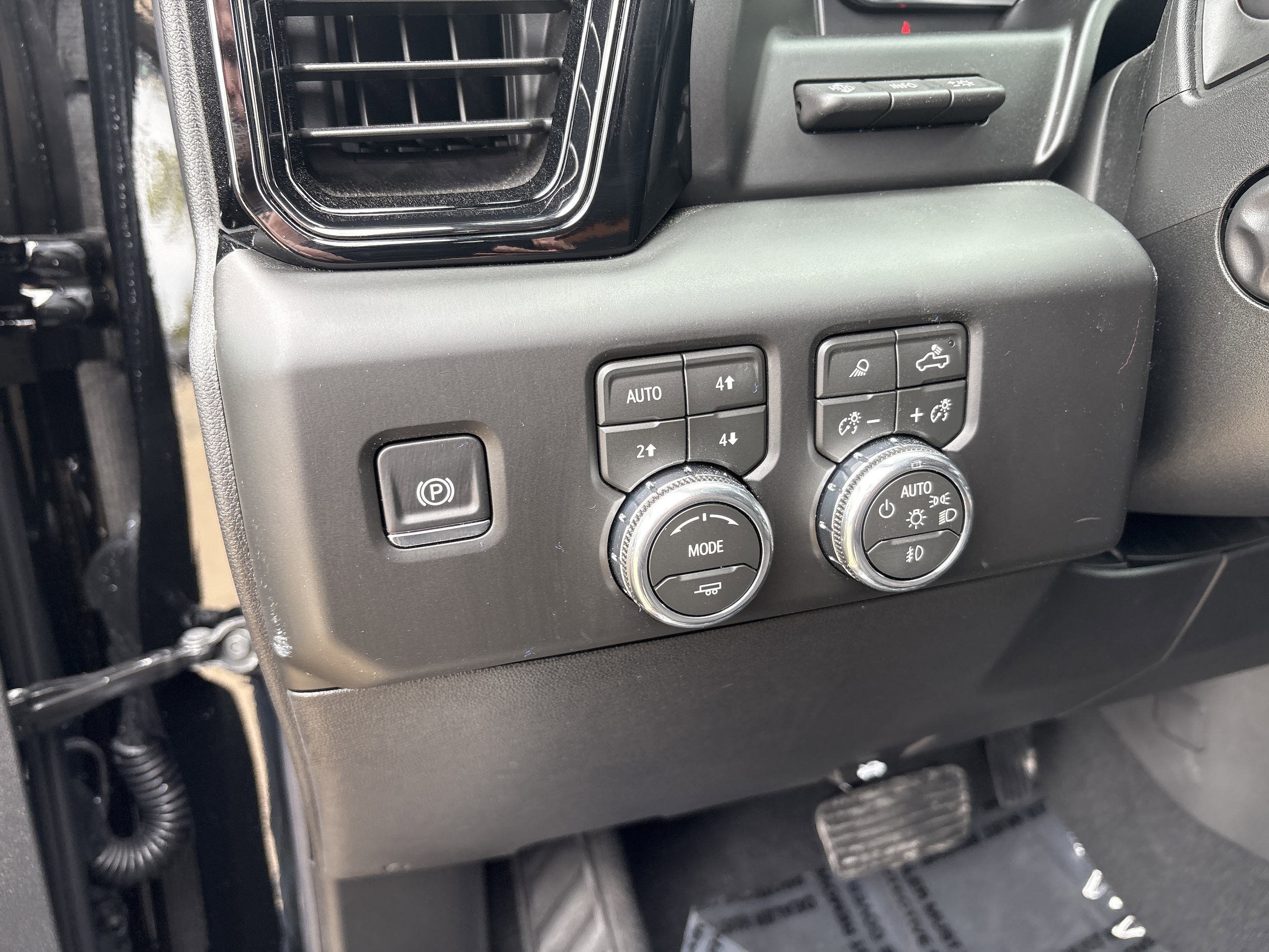 2026 GMC Sierra 1500 AT4 - Photo 17