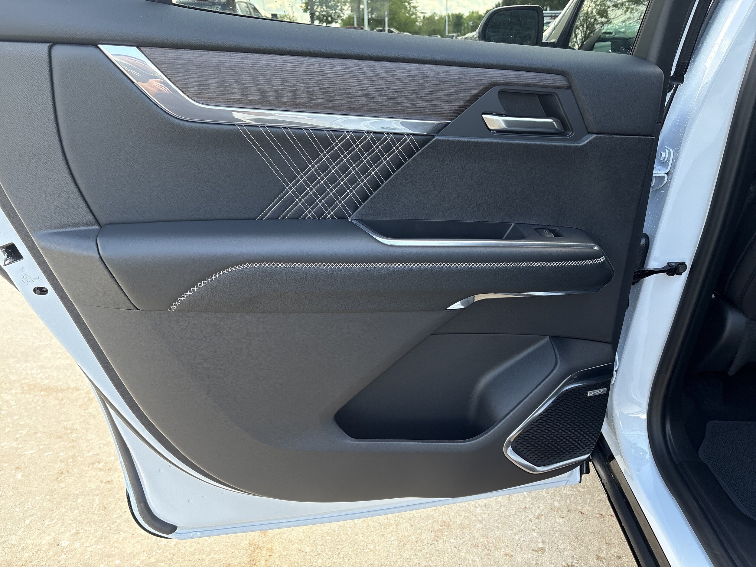 2026 GMC Acadia Denali - Photo 12