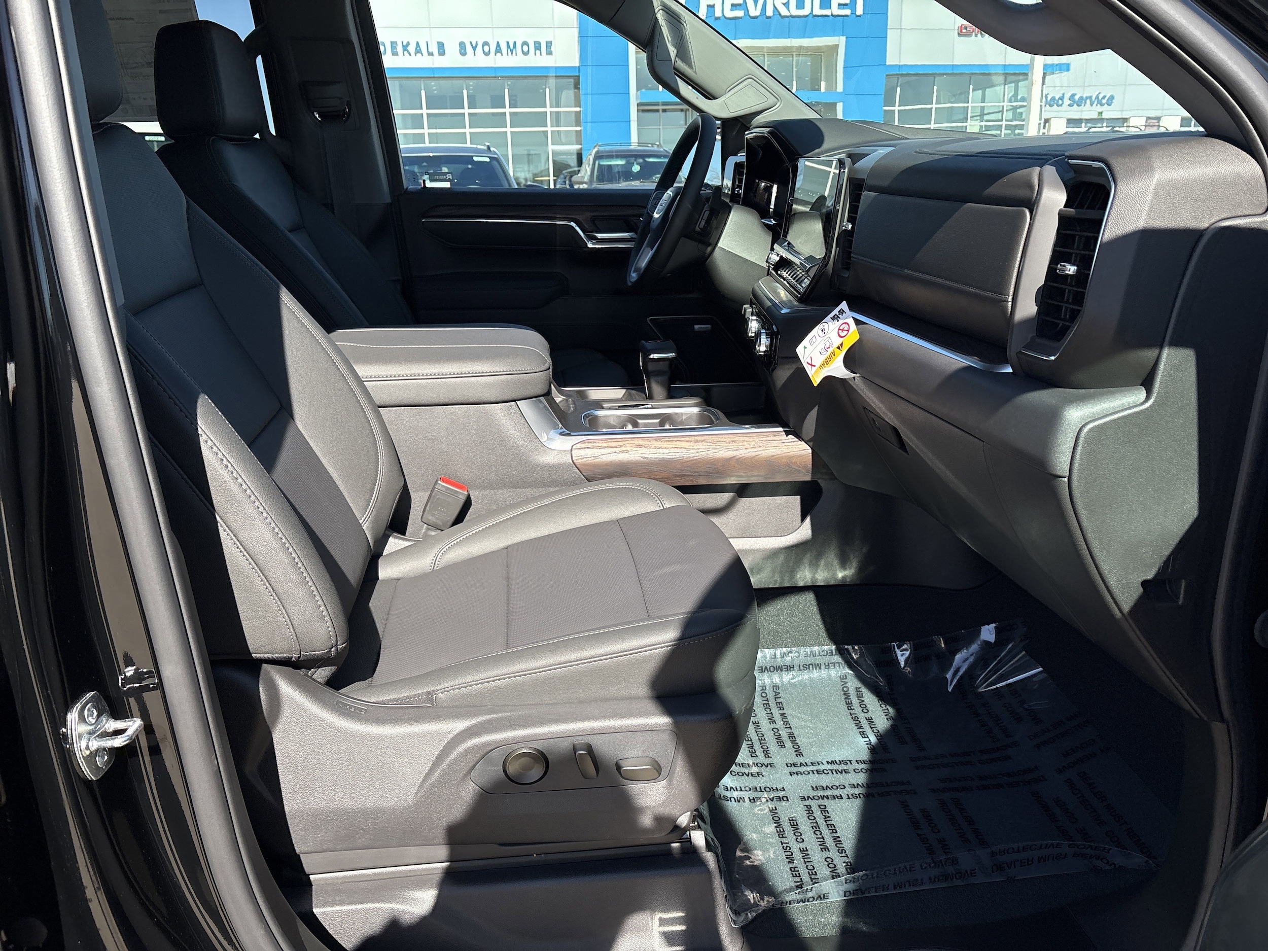 2026 GMC Sierra 1500 SLT - Photo 23