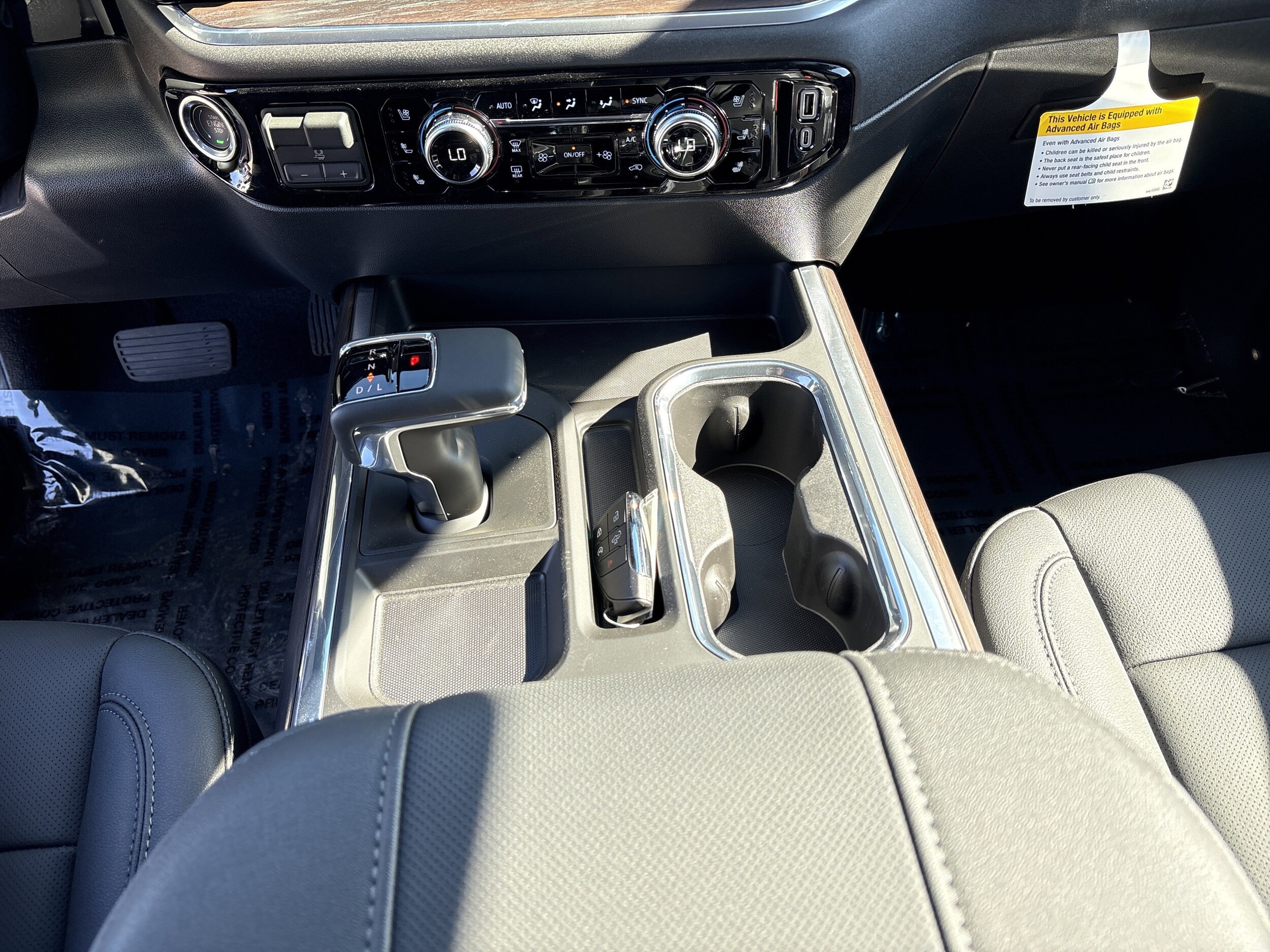 2026 GMC Sierra 1500 SLT - Photo 14