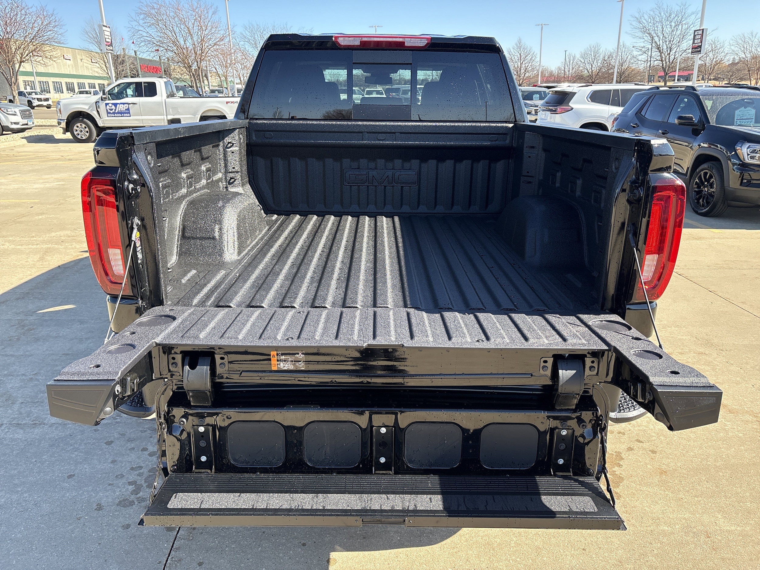 2026 GMC Sierra 1500 SLT - Photo 6