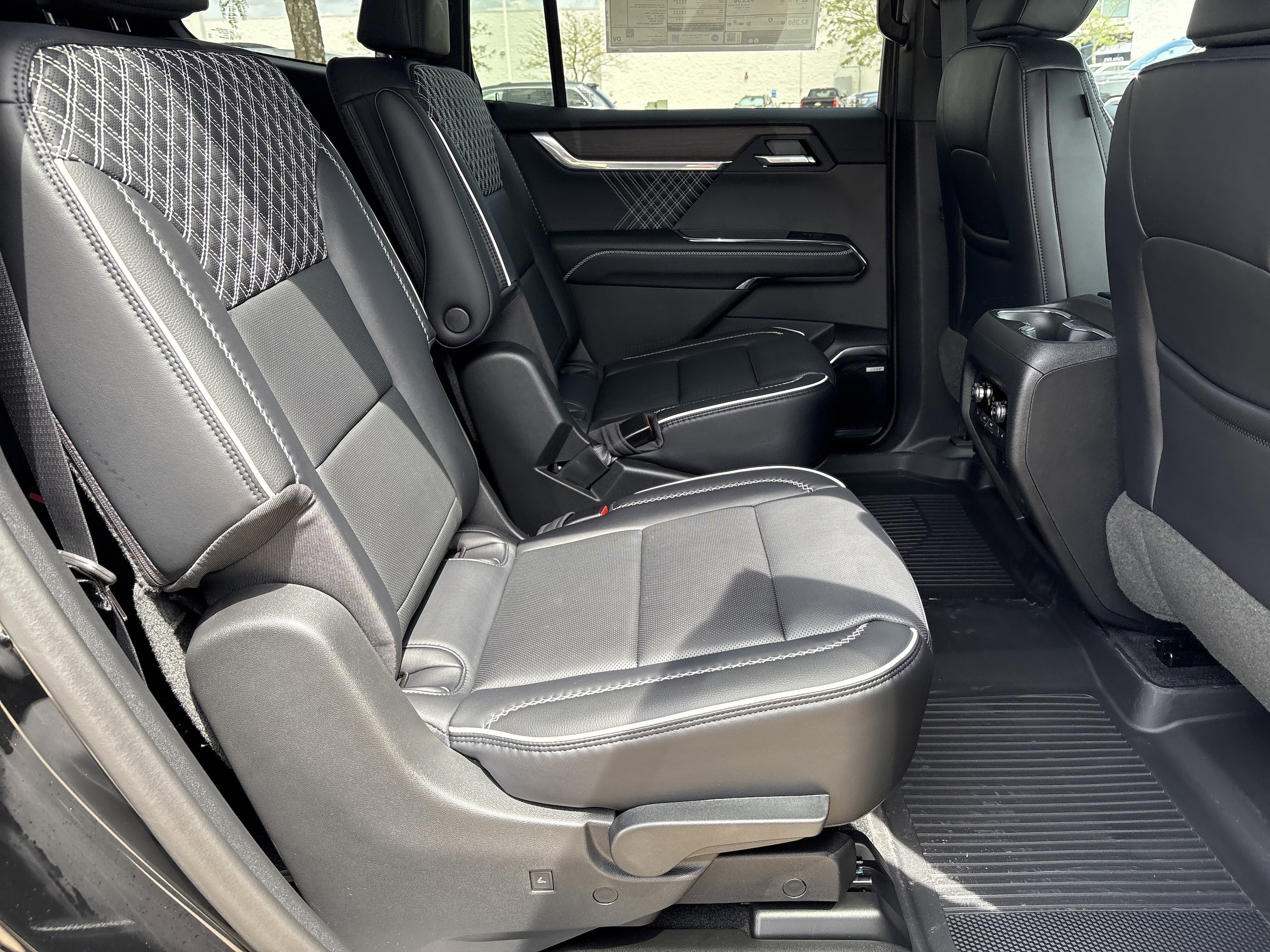 2026 GMC Acadia Denali - Photo 17
