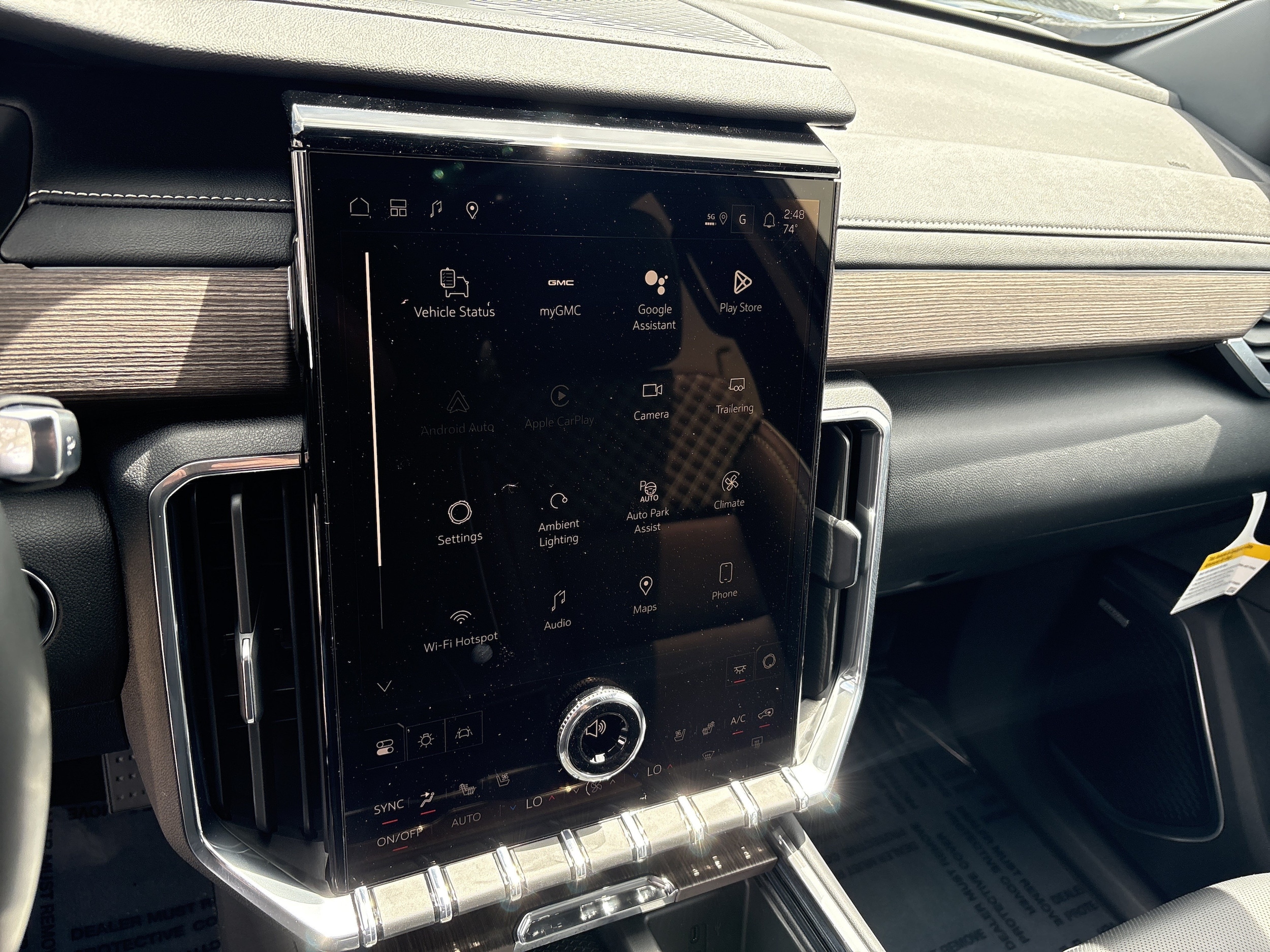 2026 GMC Acadia Denali - Photo 24
