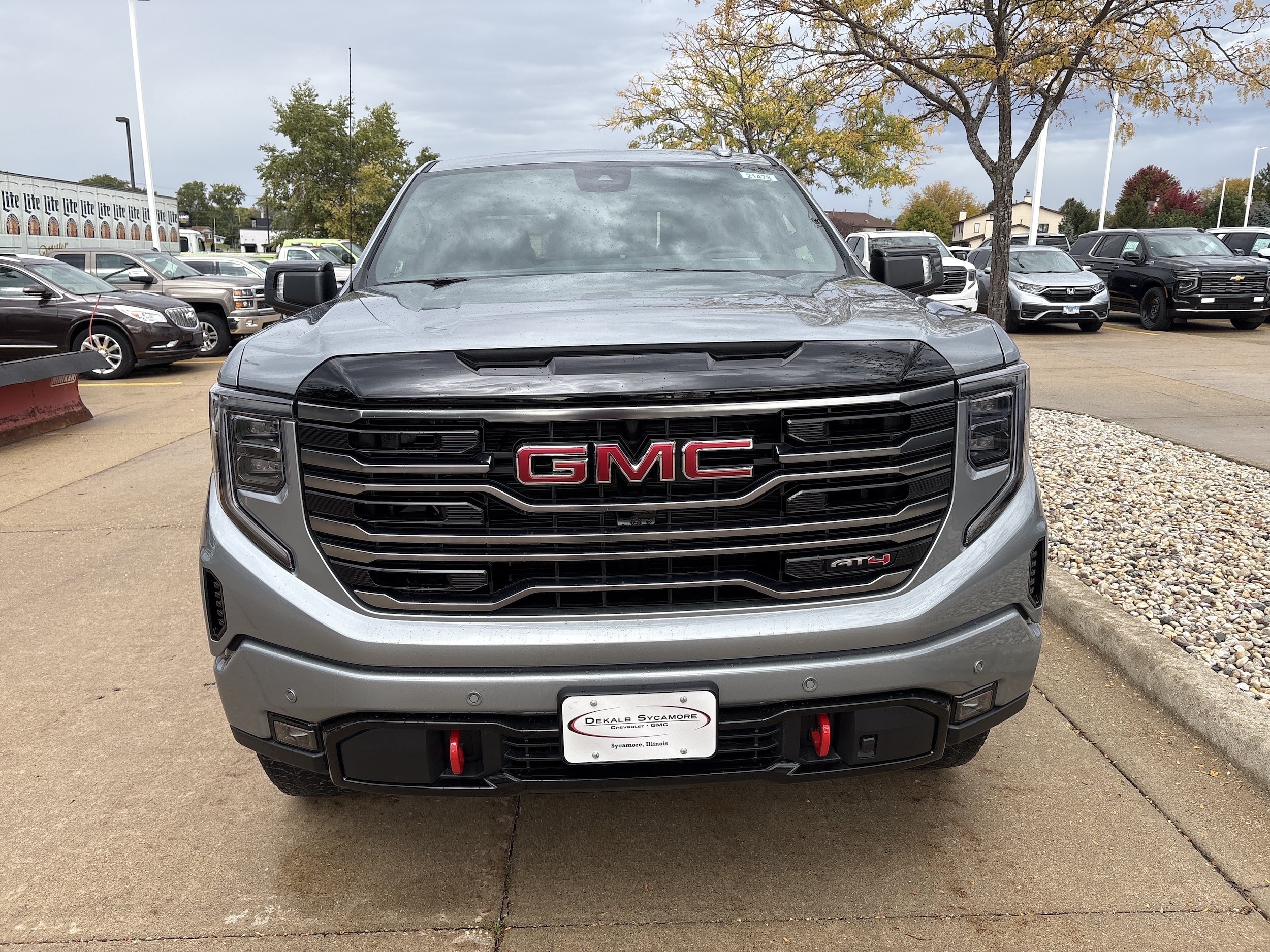 2026 GMC Sierra 1500 AT4 - Photo 8