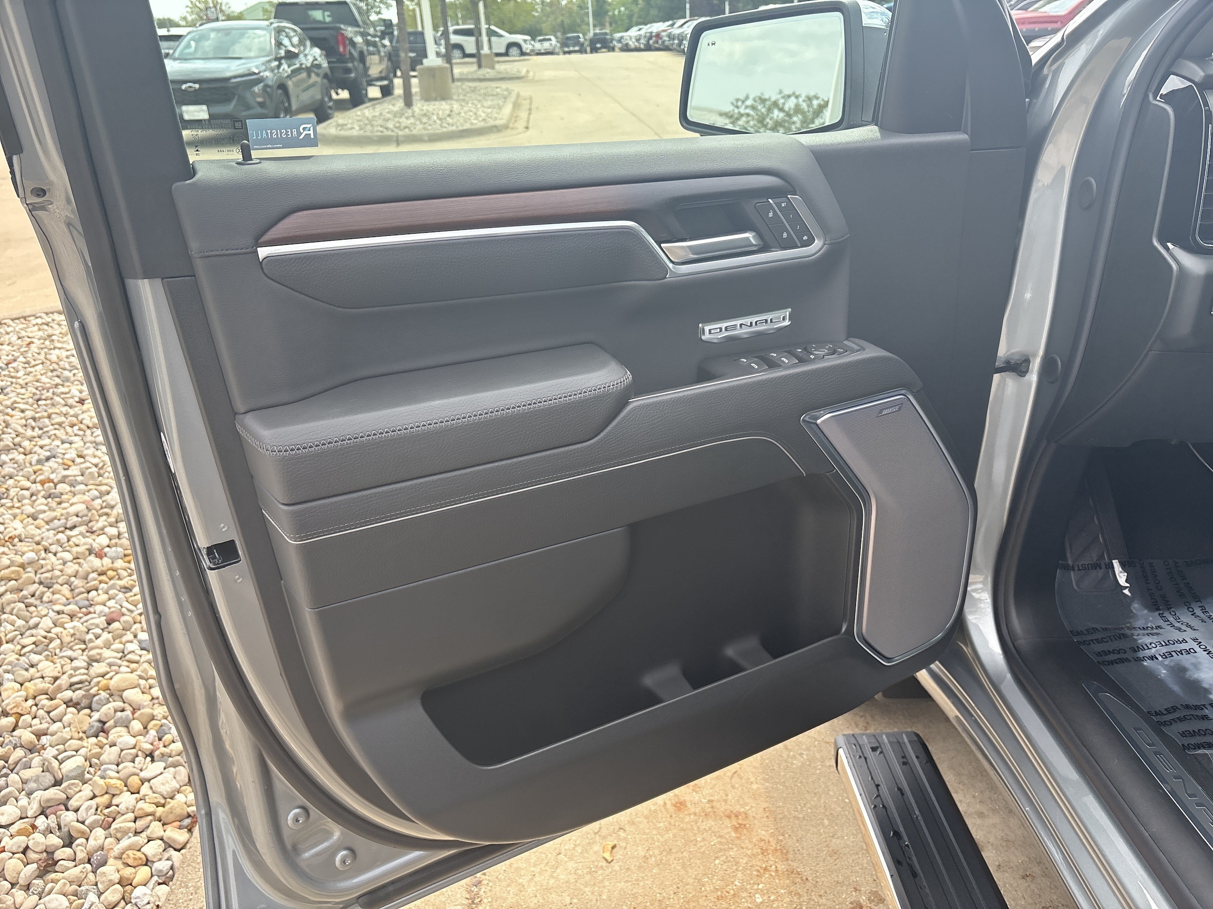 2026 GMC Sierra 1500 Denali - Photo 9