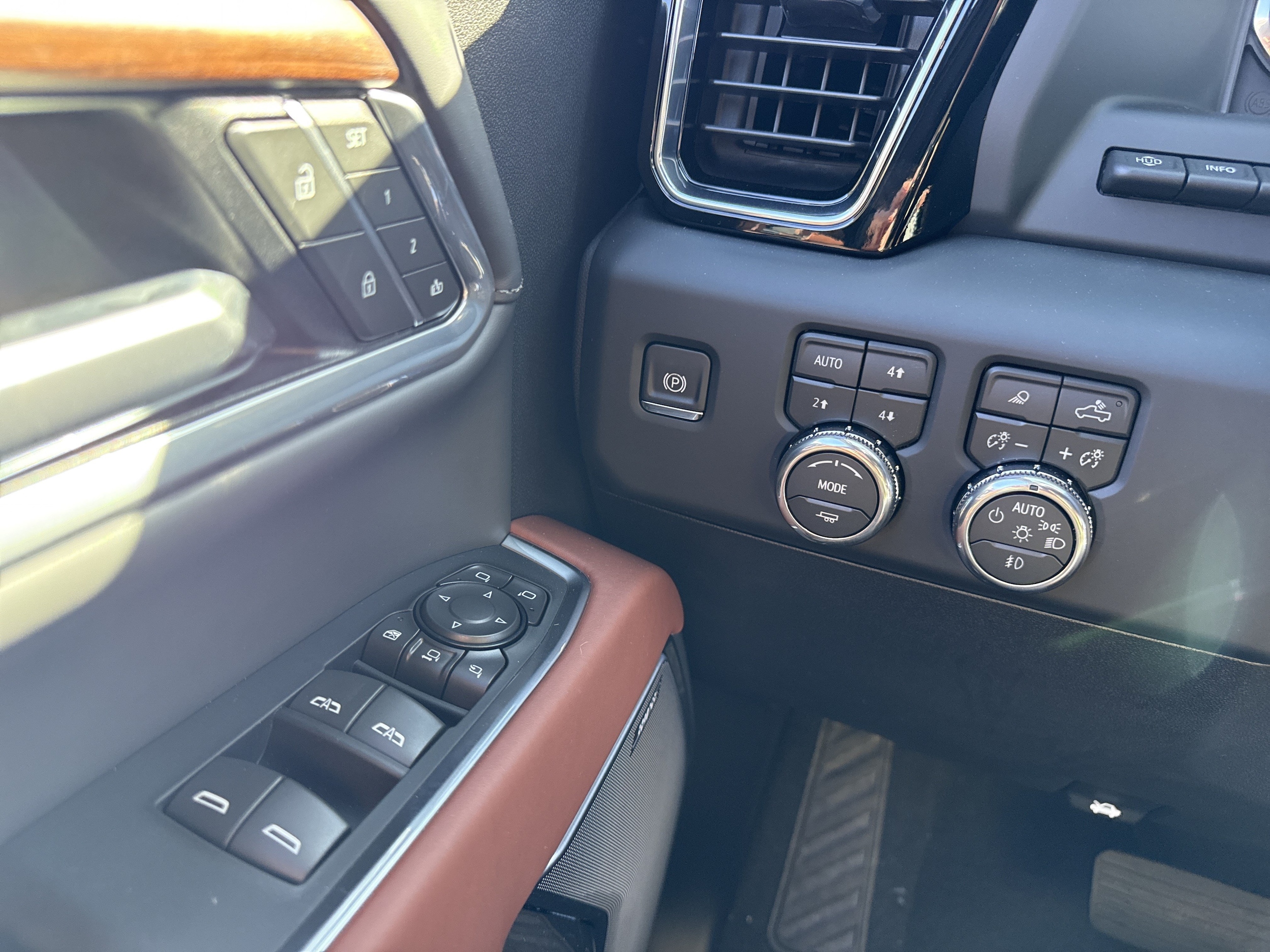 2026 GMC Sierra 2500HD Denali Ultimate - Photo 12