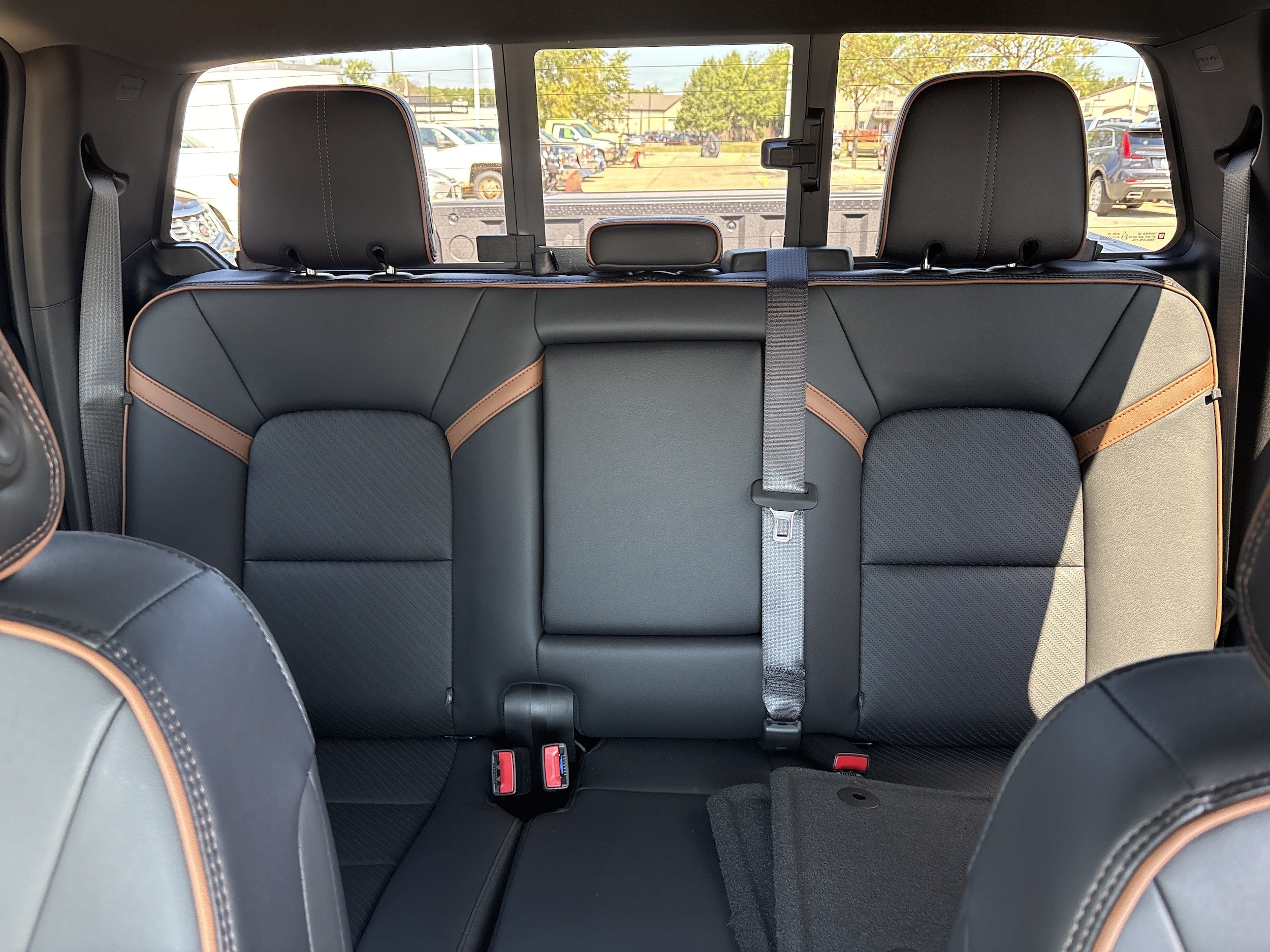 2026 GMC Canyon AT4 - Photo 17