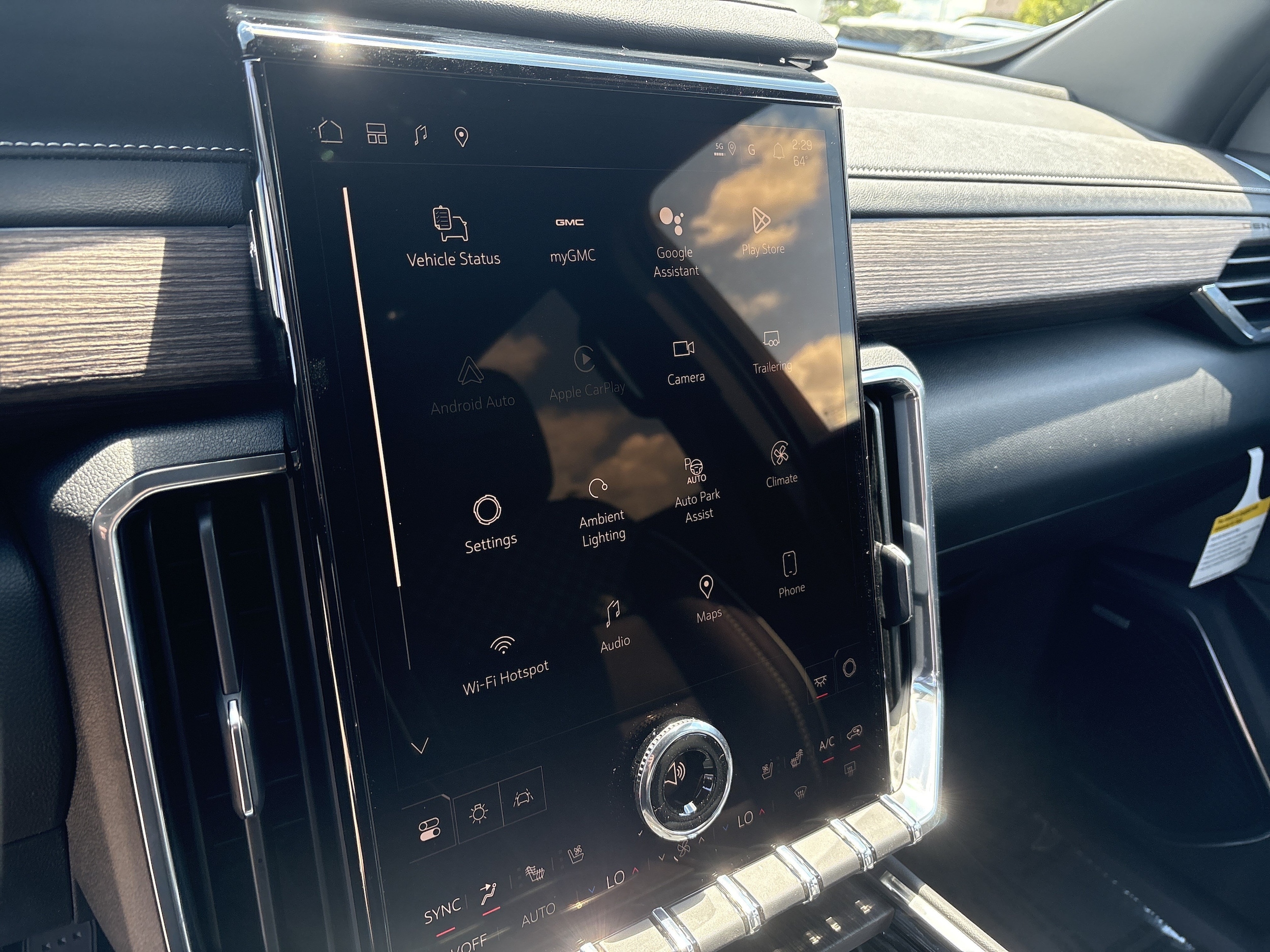 2026 GMC Acadia Denali - Photo 24