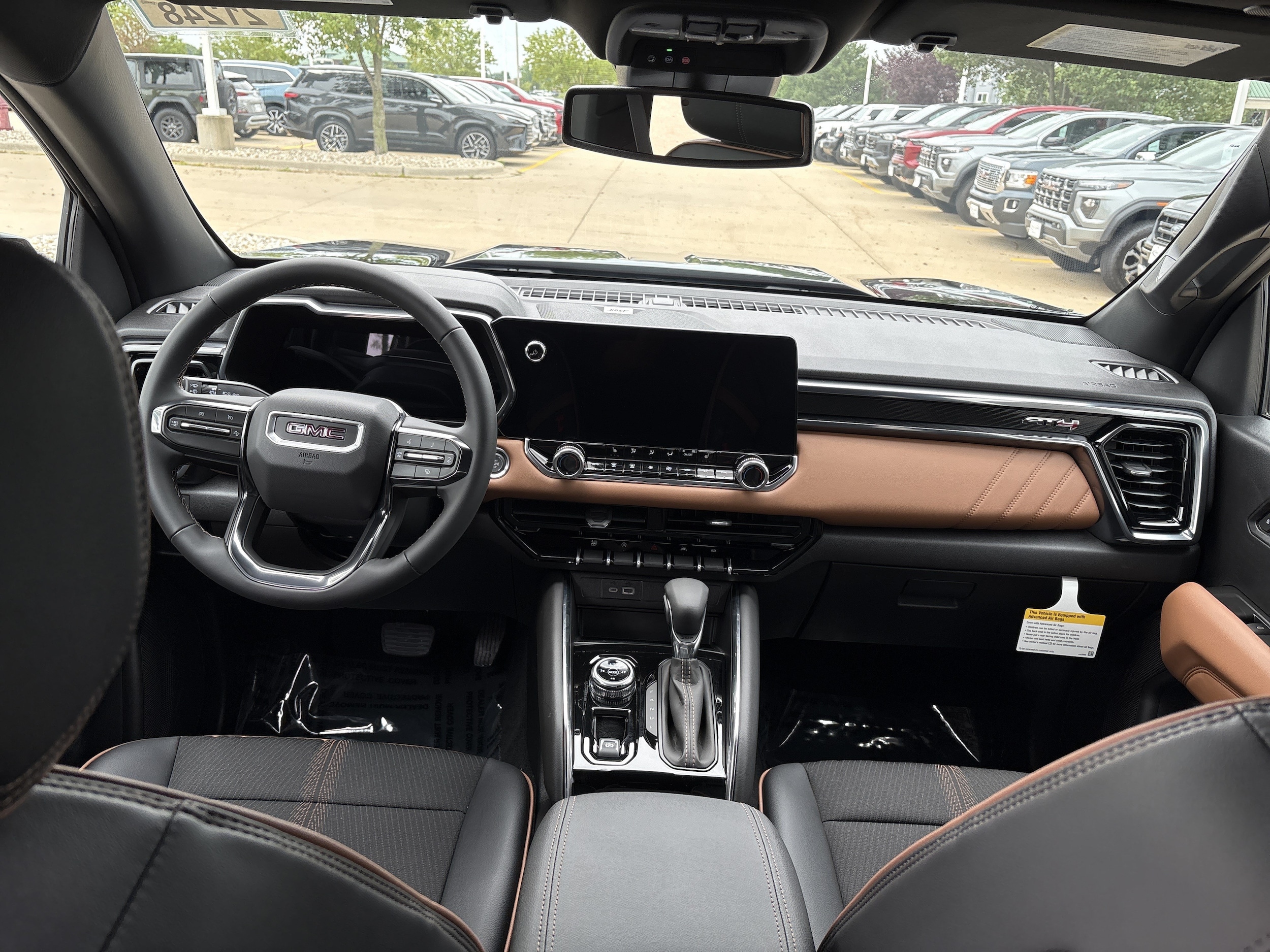 2026 GMC Canyon AT4 - Photo 17