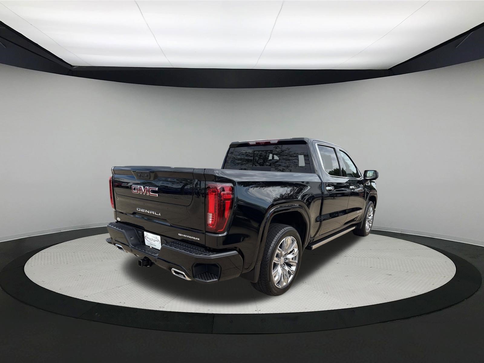 2026 GMC Sierra 1500 Denali - Photo 5