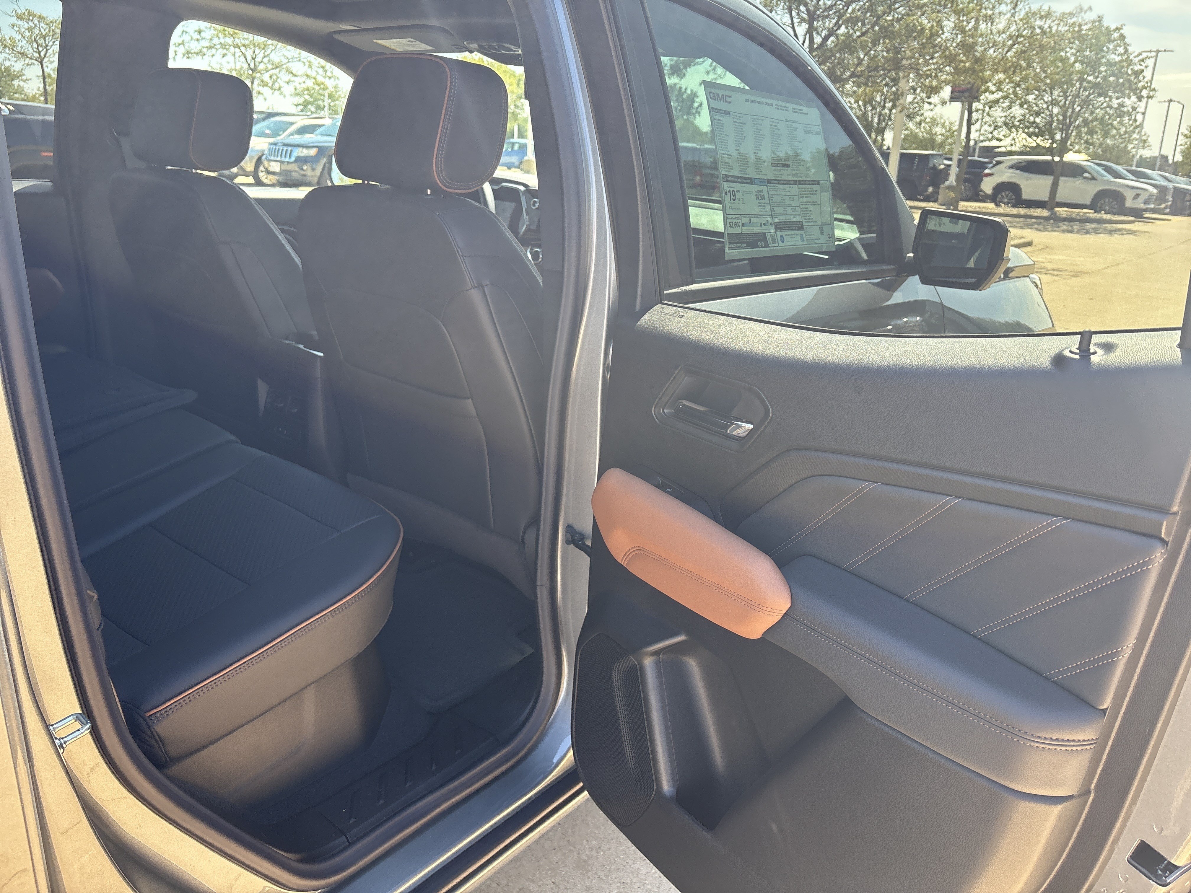 2026 GMC Canyon AT4 - Photo 13