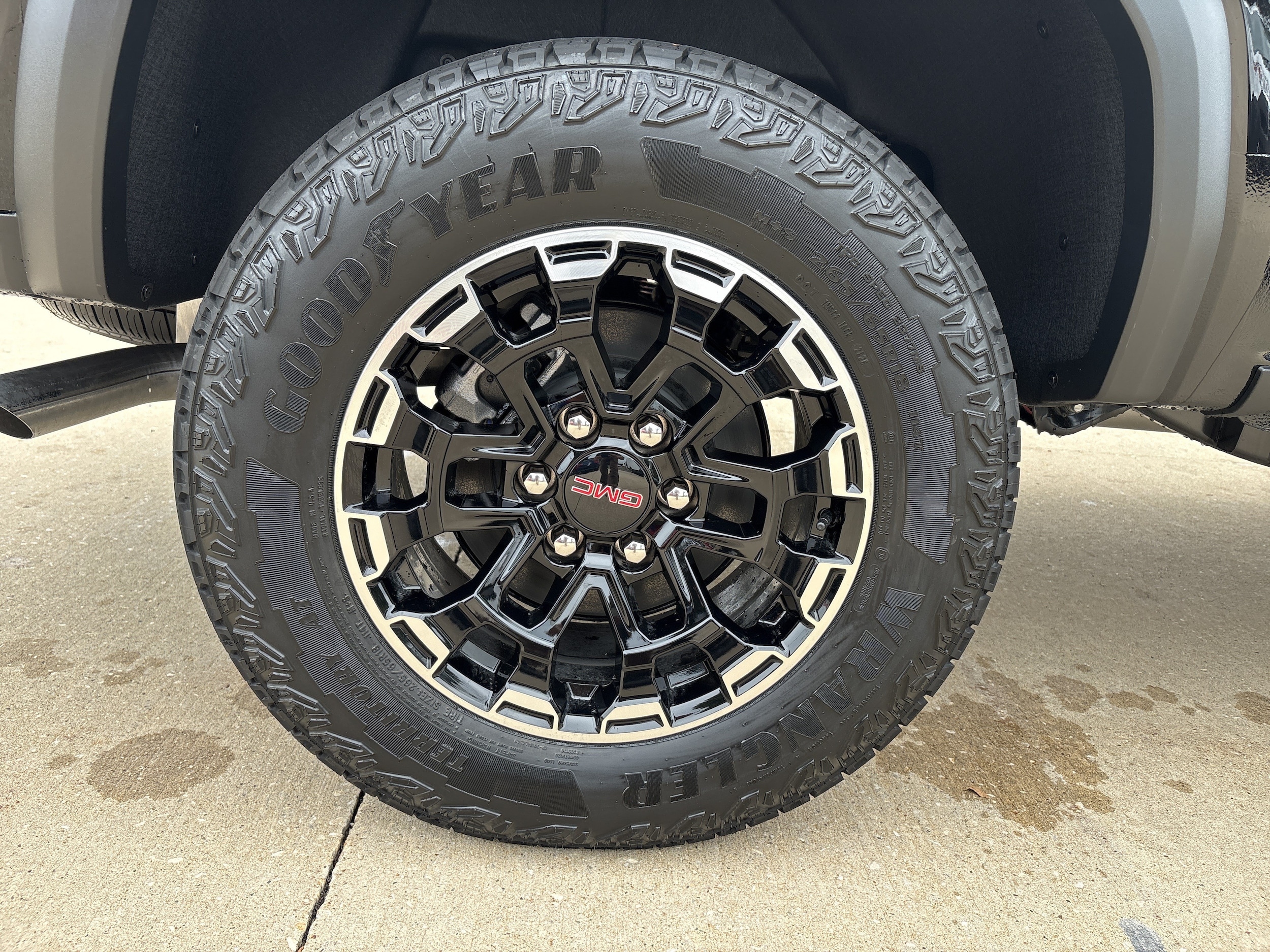 2026 GMC Canyon AT4 - Photo 9