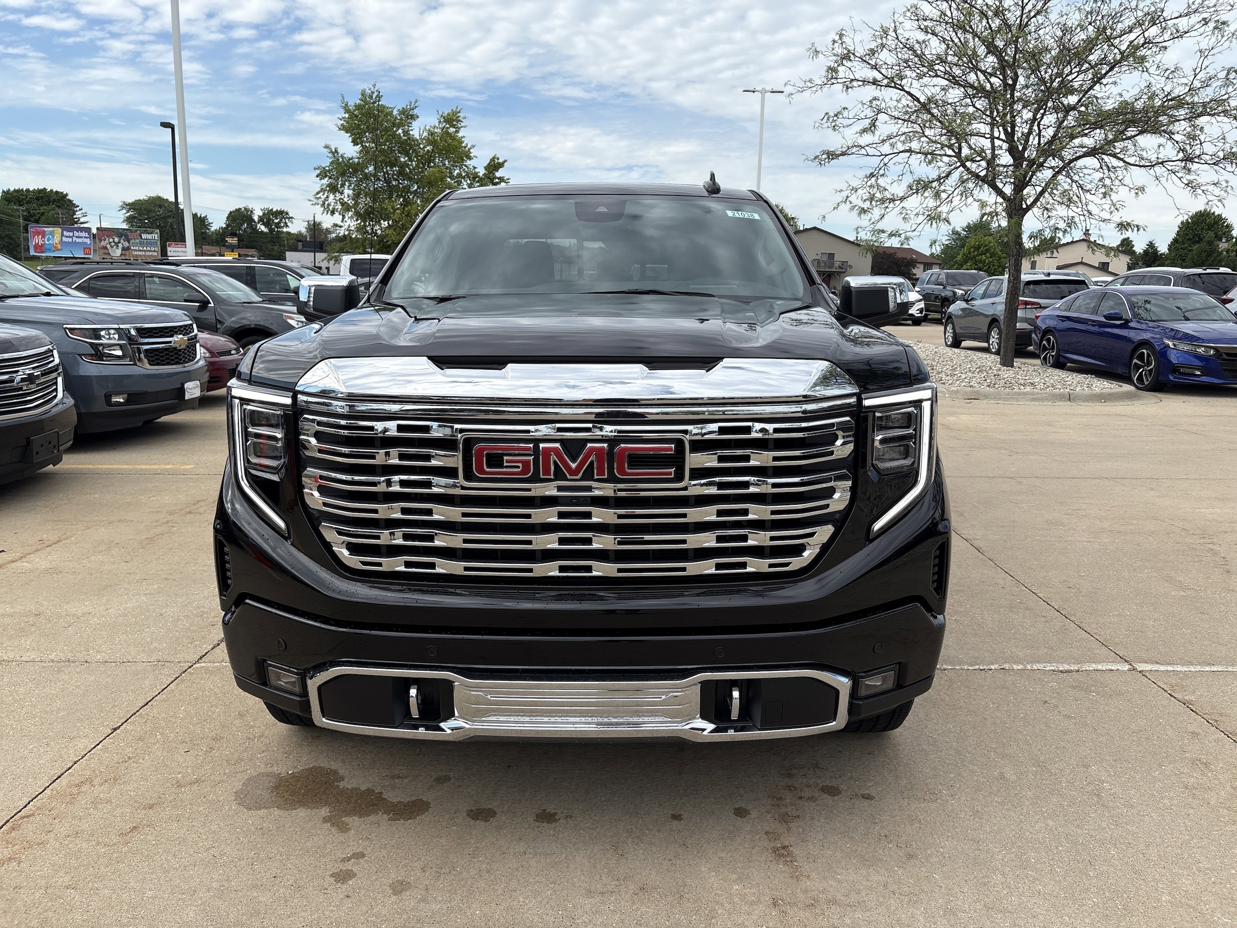 2026 GMC Sierra 1500 Denali - Photo 8