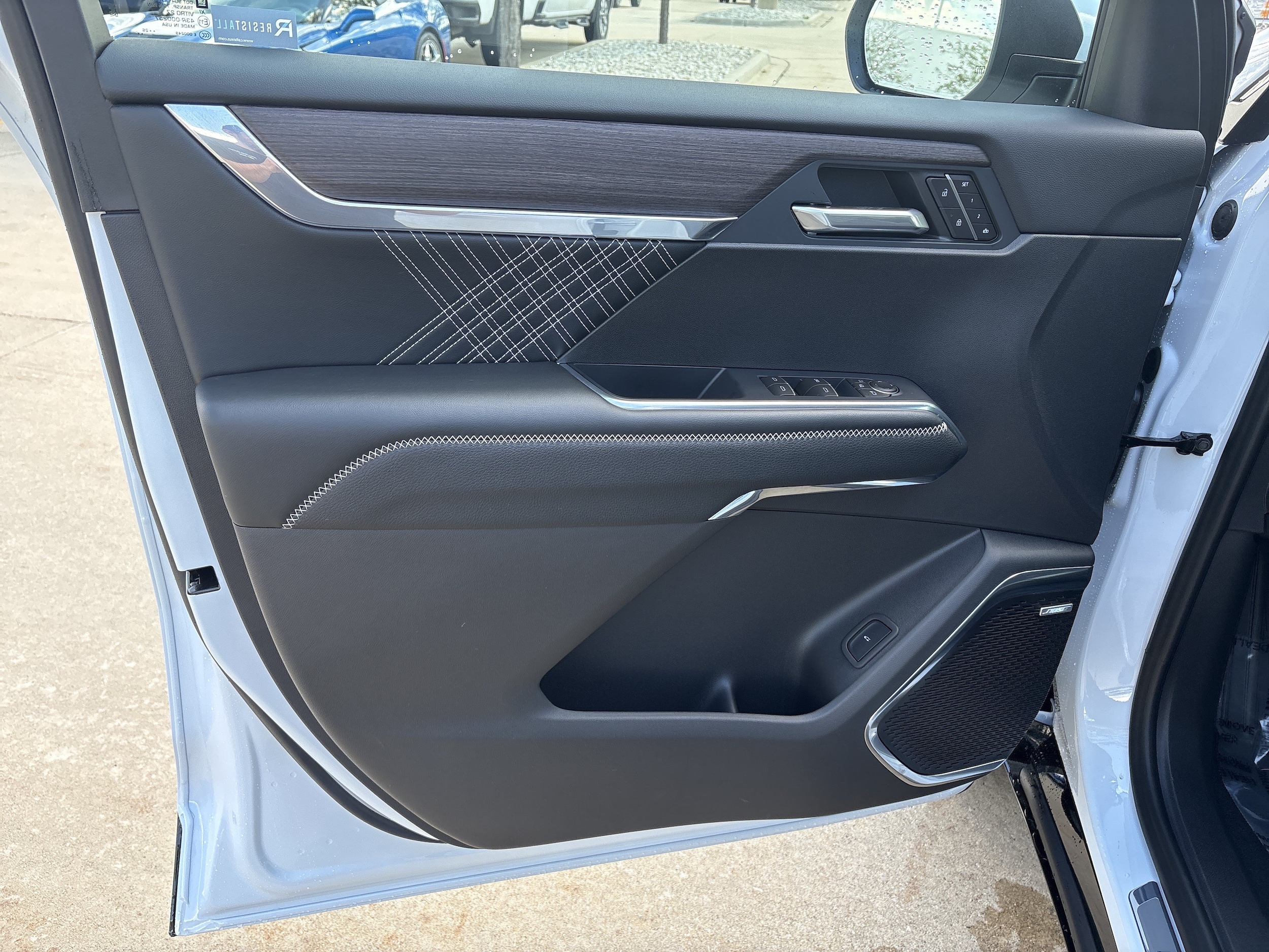 2026 GMC Acadia Denali - Photo 10