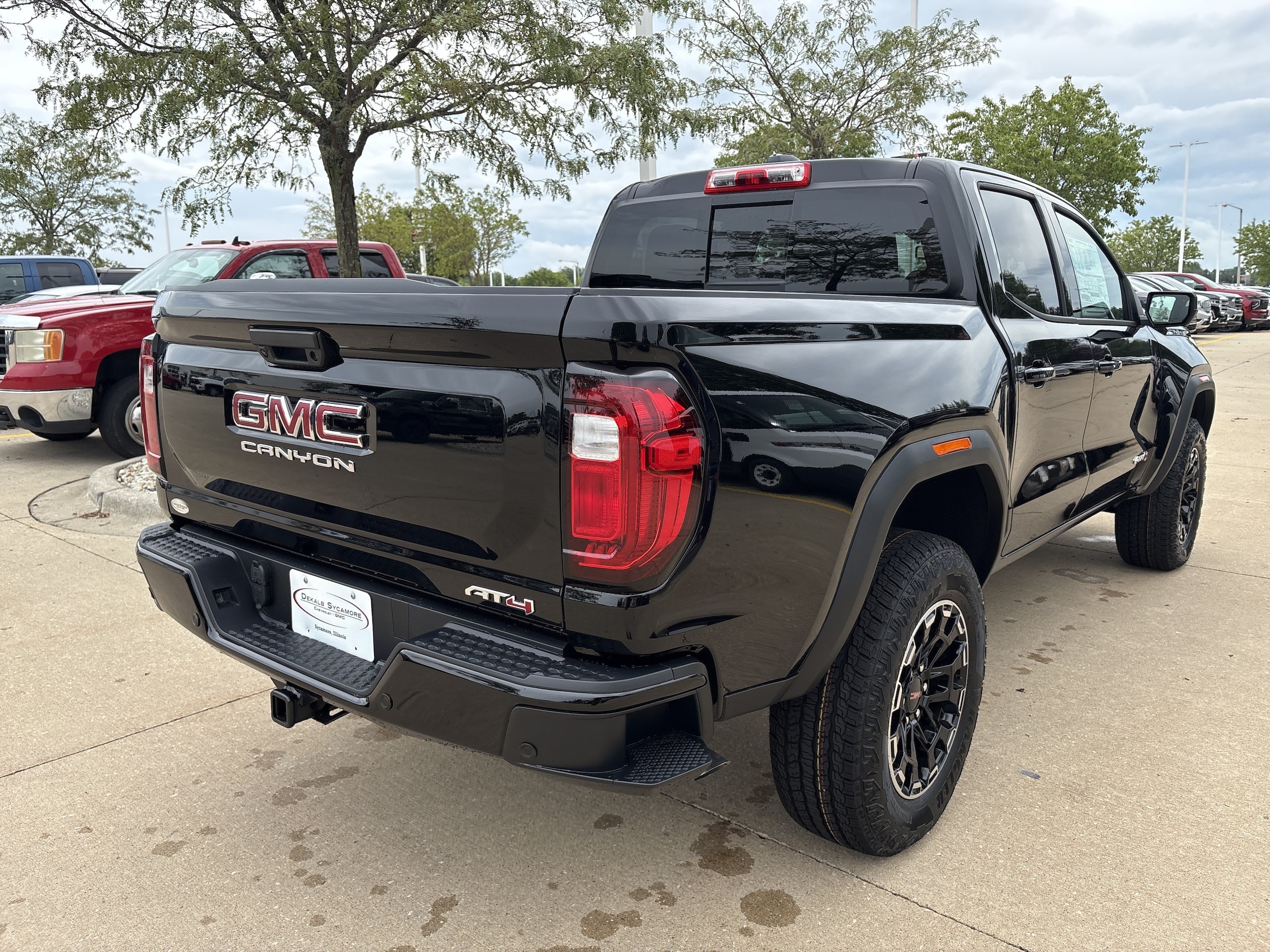 2026 GMC Canyon AT4 - Photo 7