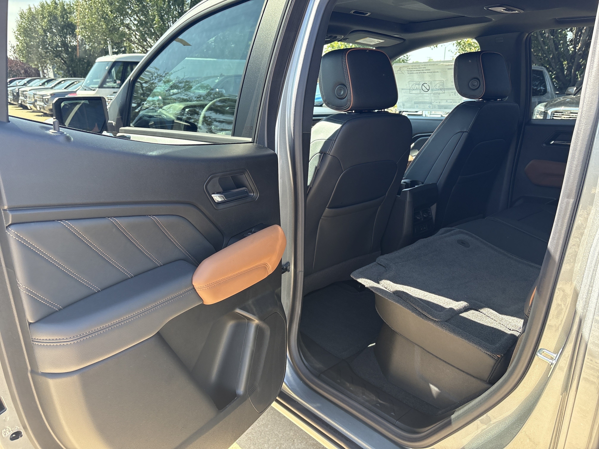2026 GMC Canyon AT4 - Photo 11