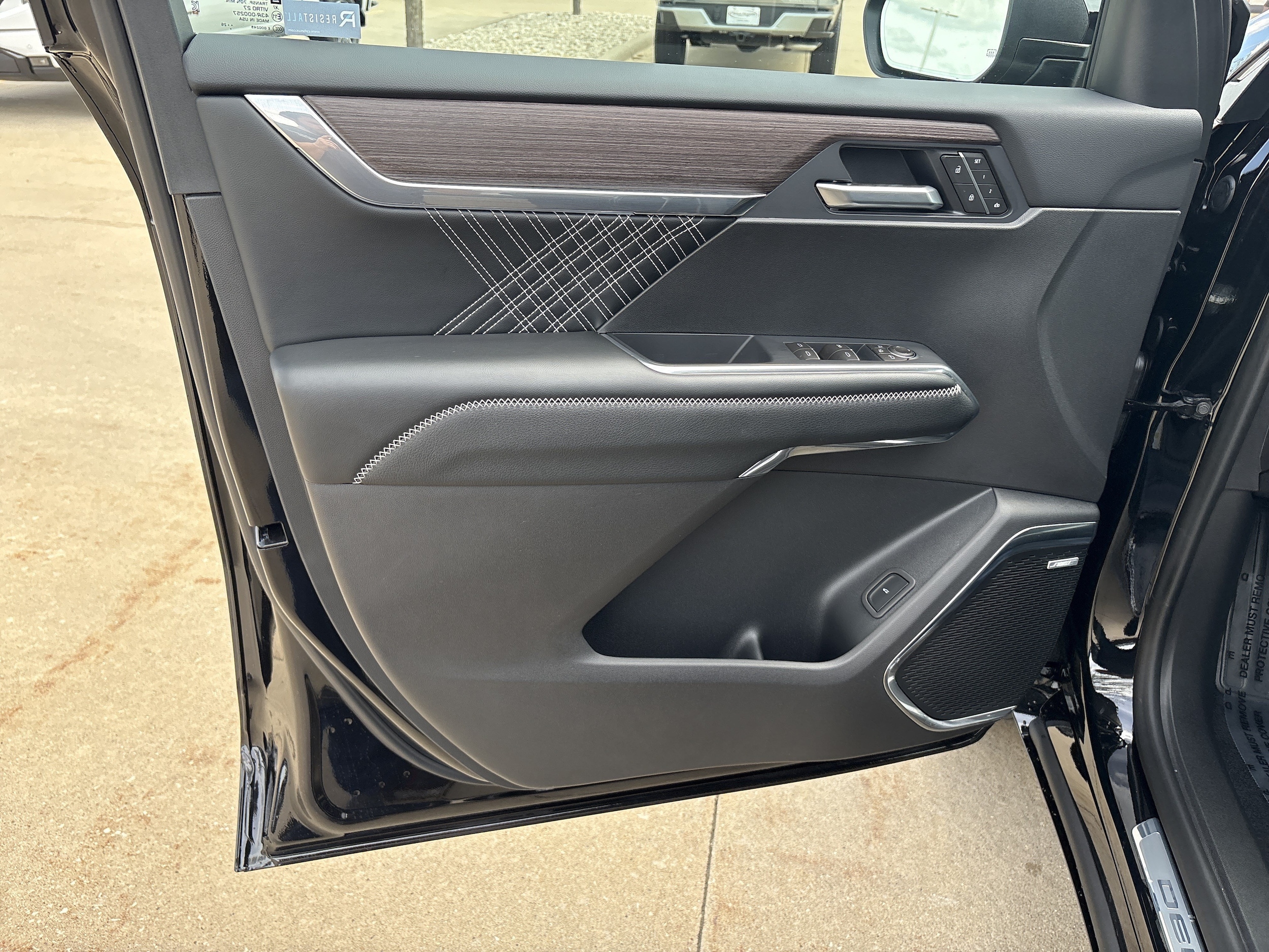 2026 GMC Acadia Denali - Photo 10