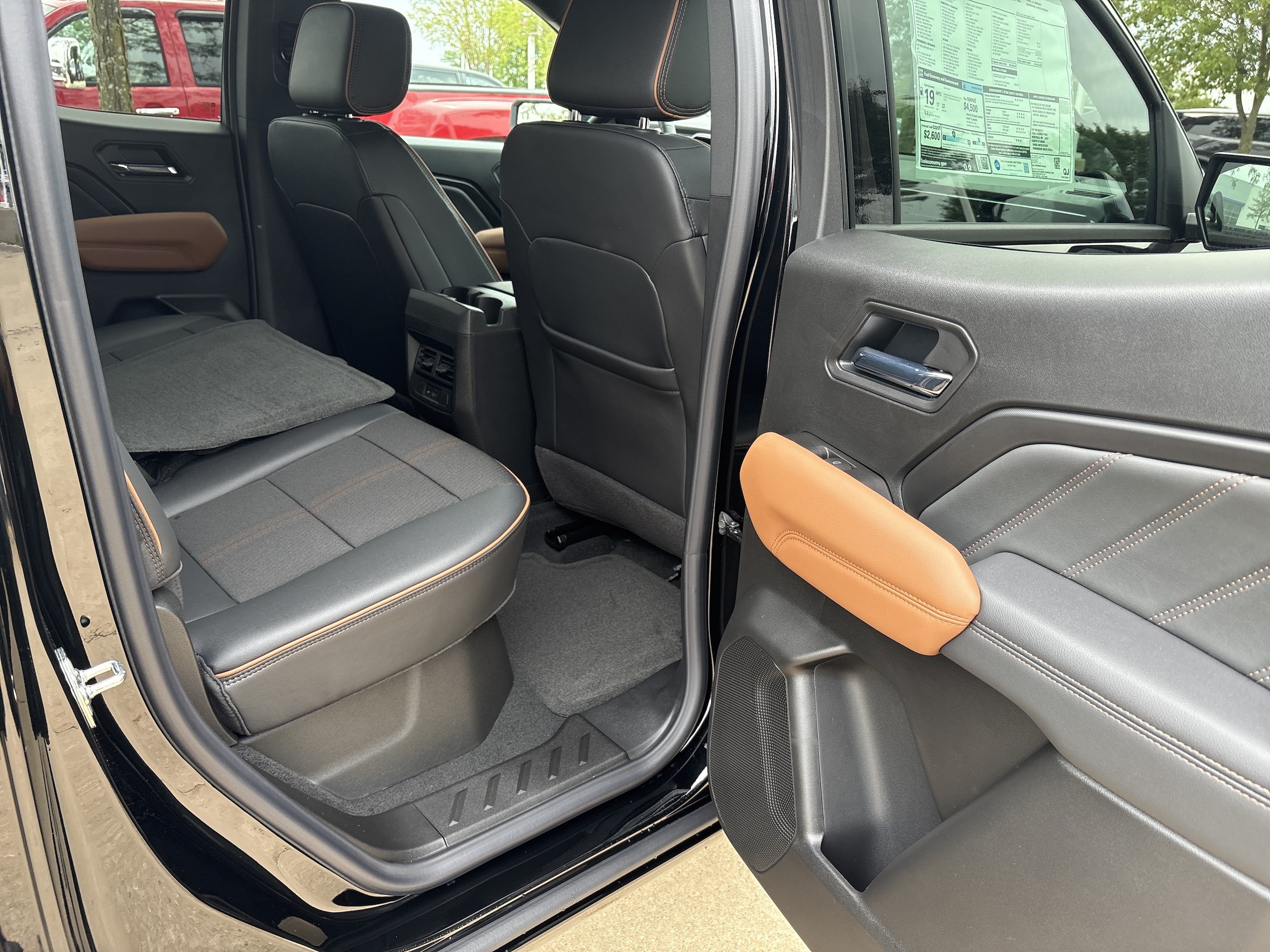 2026 GMC Canyon AT4 - Photo 13