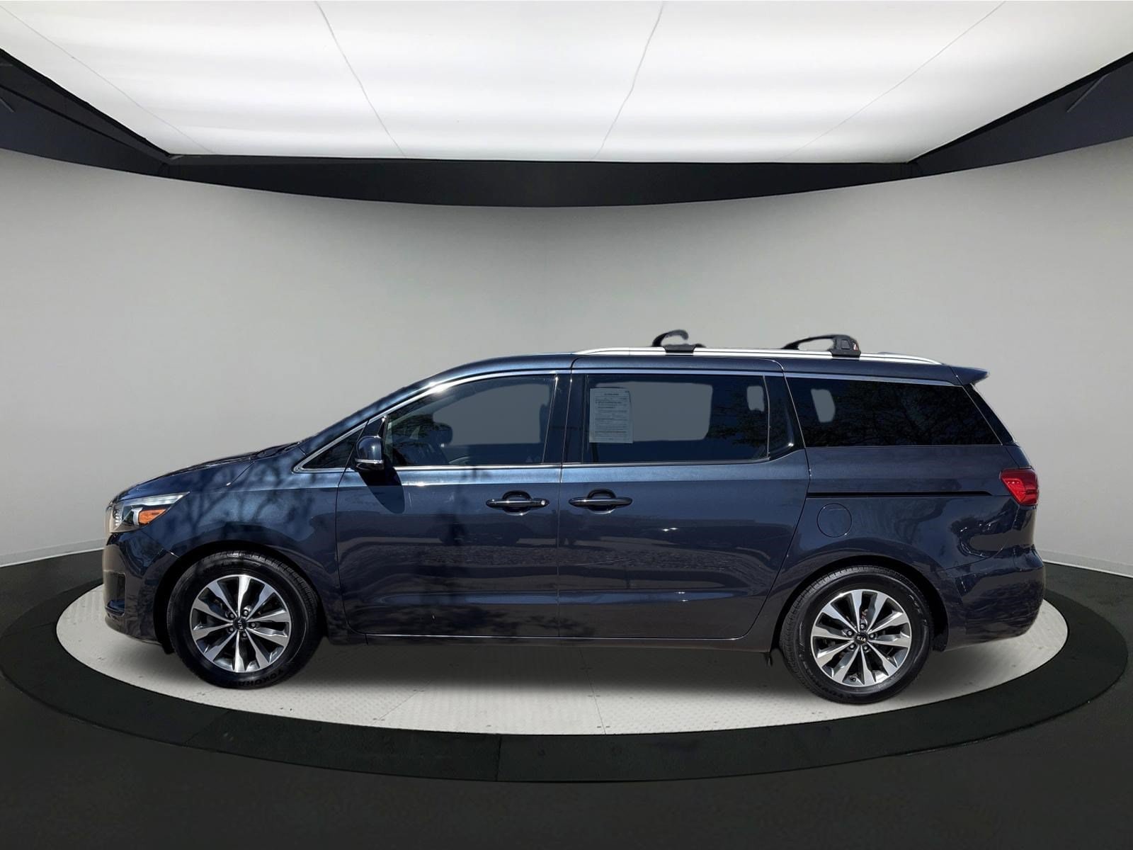 Used 2015 Kia Sedona SX with VIN KNDMC5C1XF6049092 for sale in Sycamore, IL