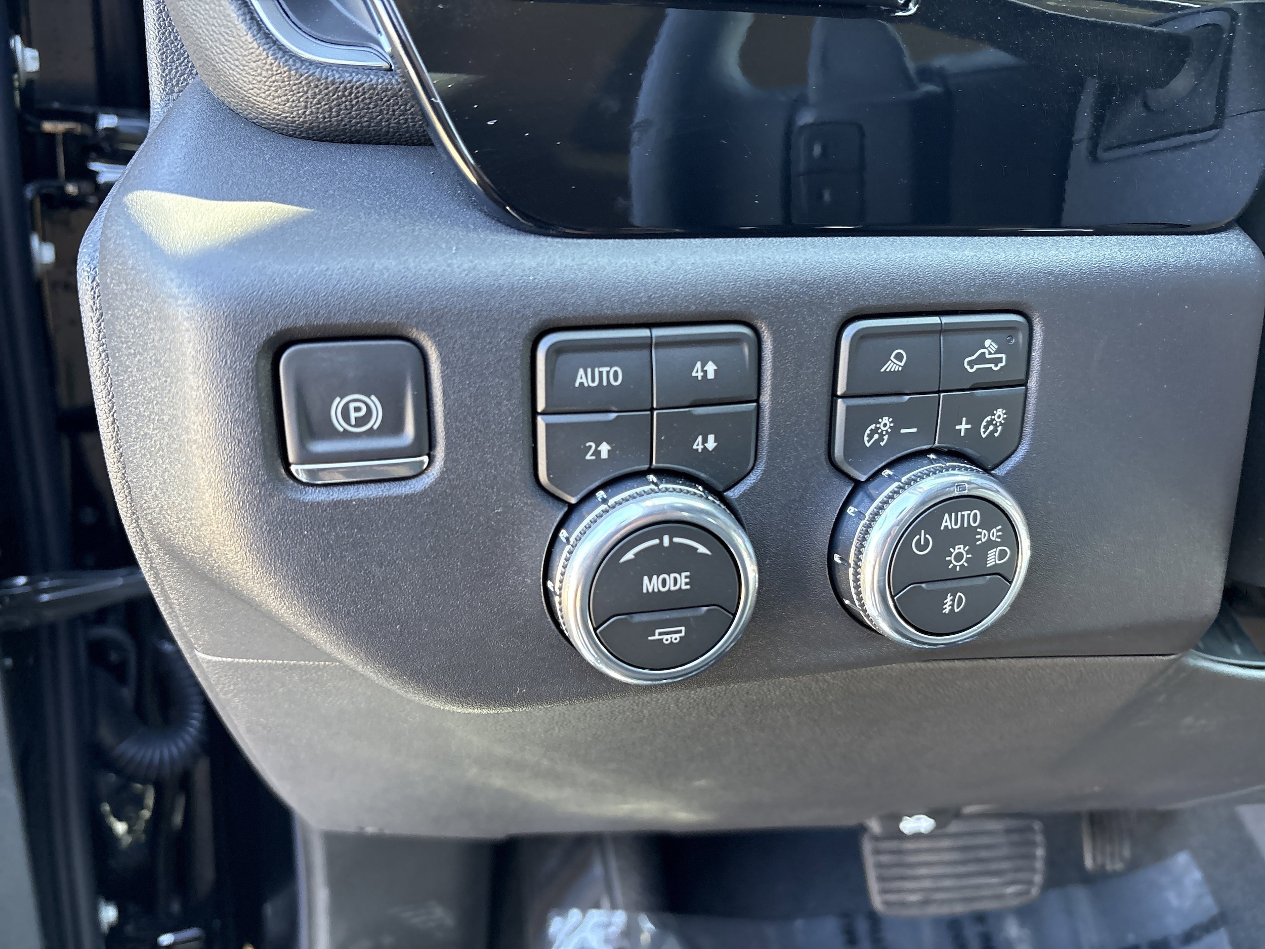 2026 GMC Sierra 1500 SLT - Photo 11