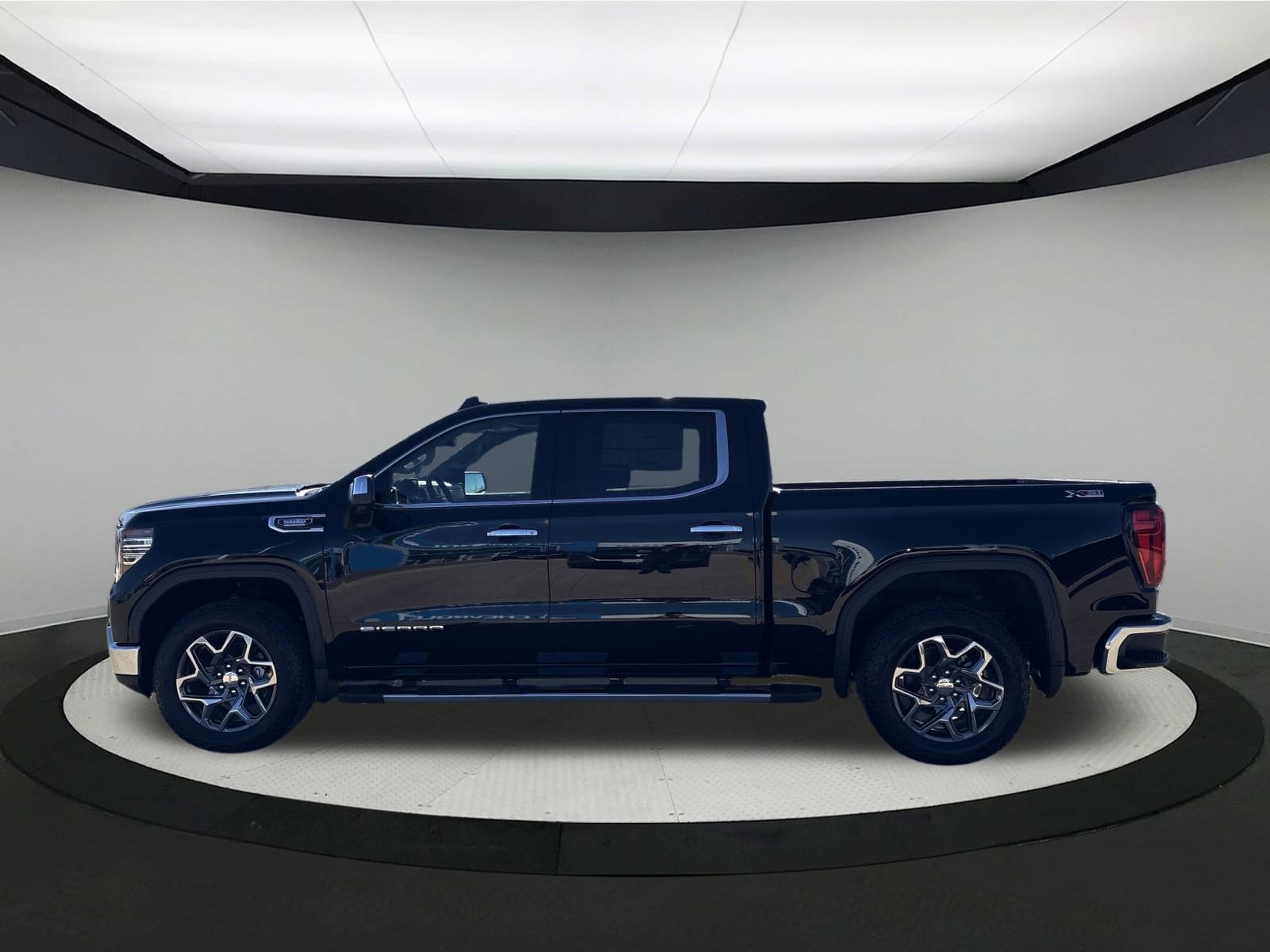 2026 GMC Sierra 1500 SLT - Photo 4
