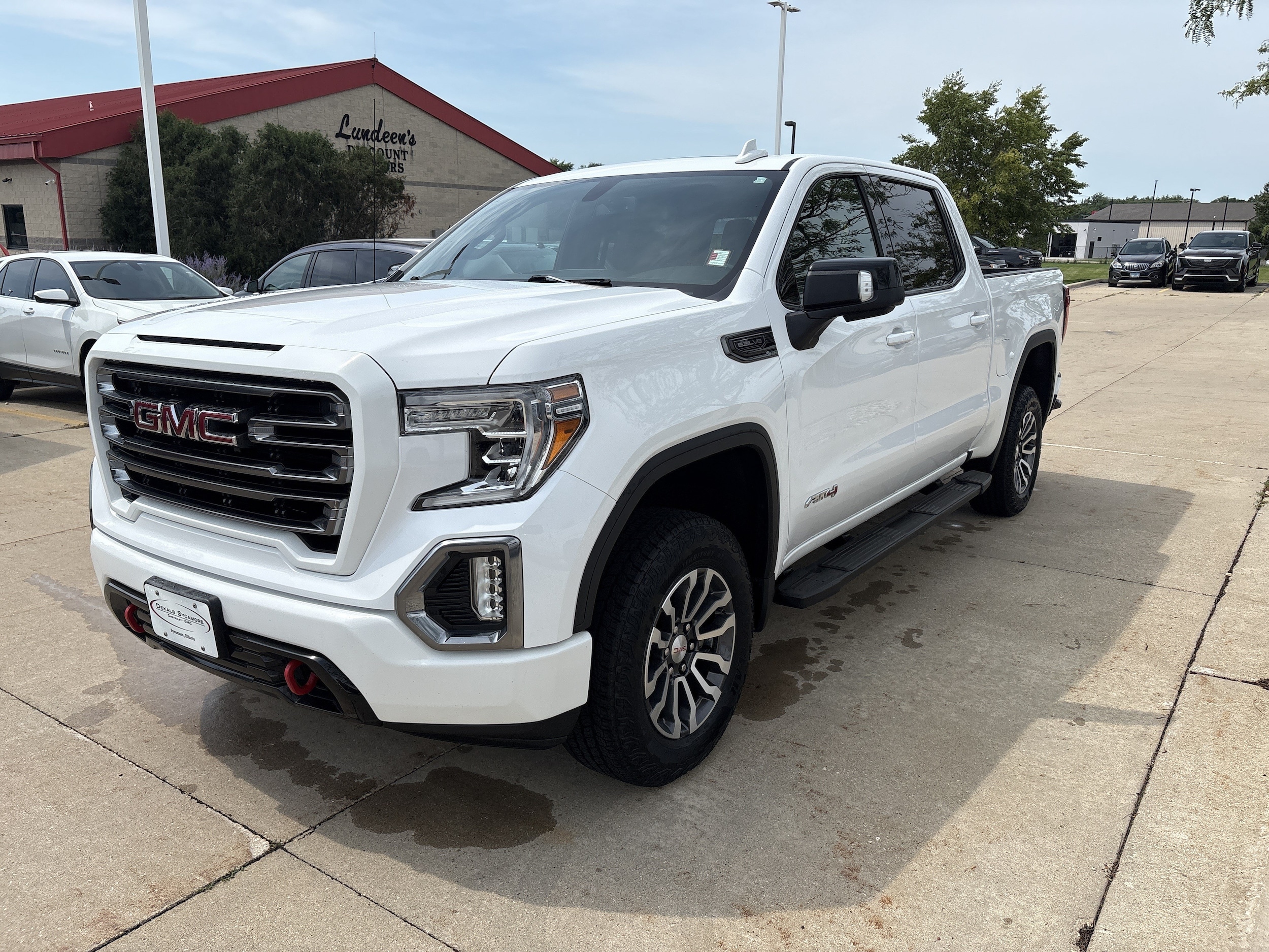 2020 GMC Sierra 4WD Crew Cab Short Box AT4's photo