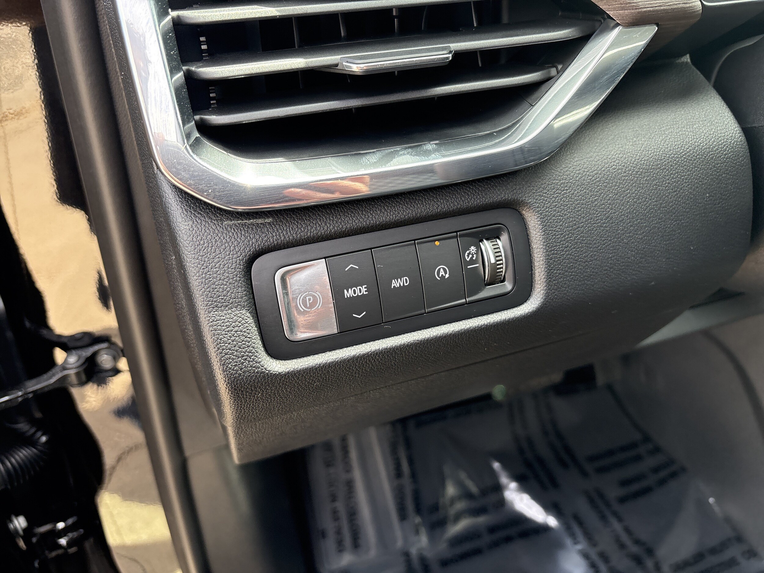 2026 GMC Acadia Denali - Photo 21