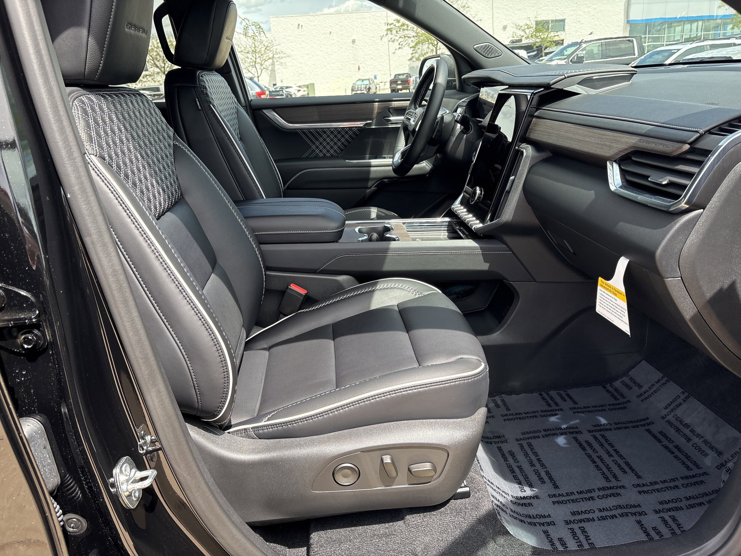 2026 GMC Acadia Denali - Photo 20
