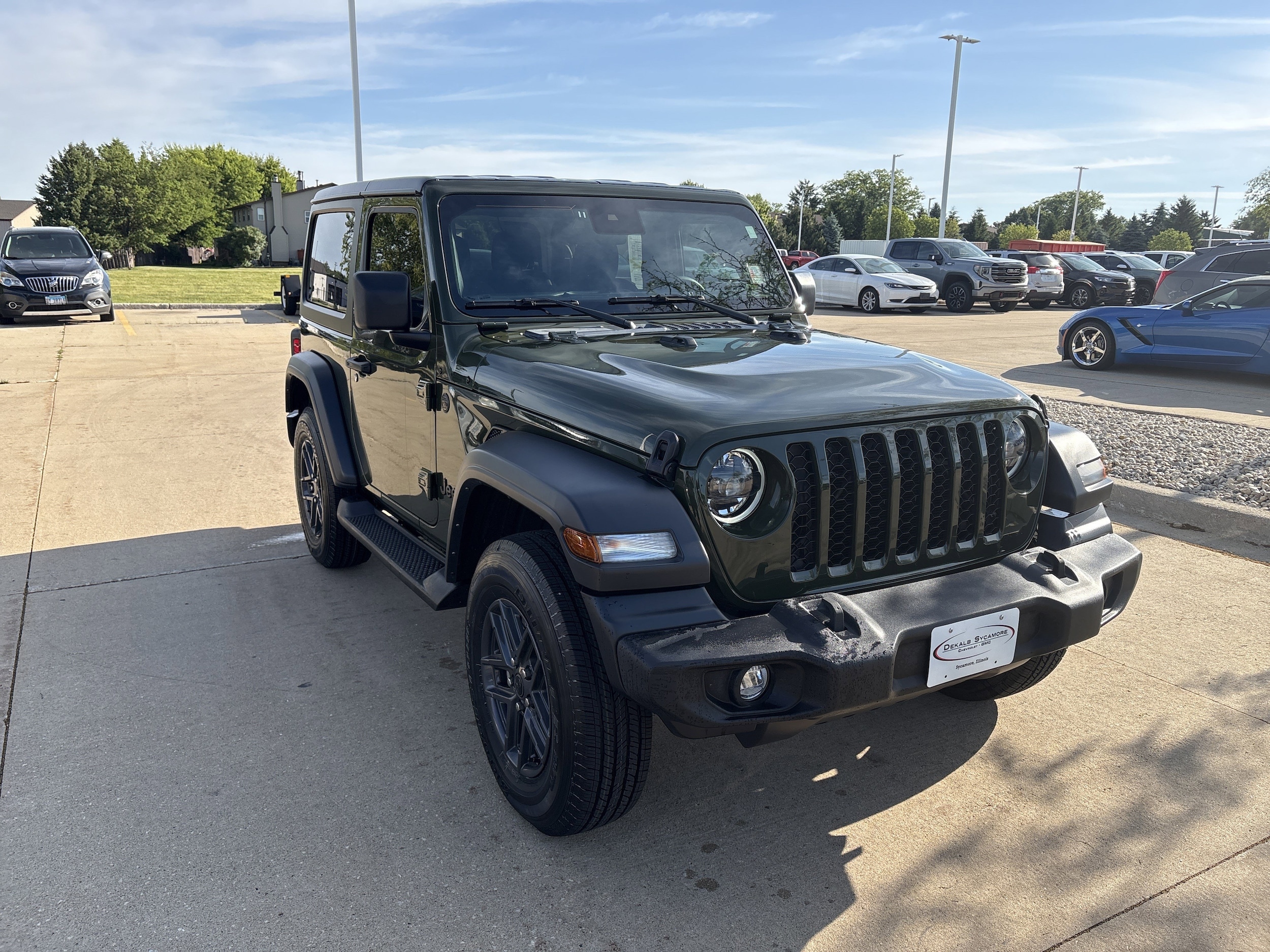 2024 Jeep Wrangler Sport S's photo