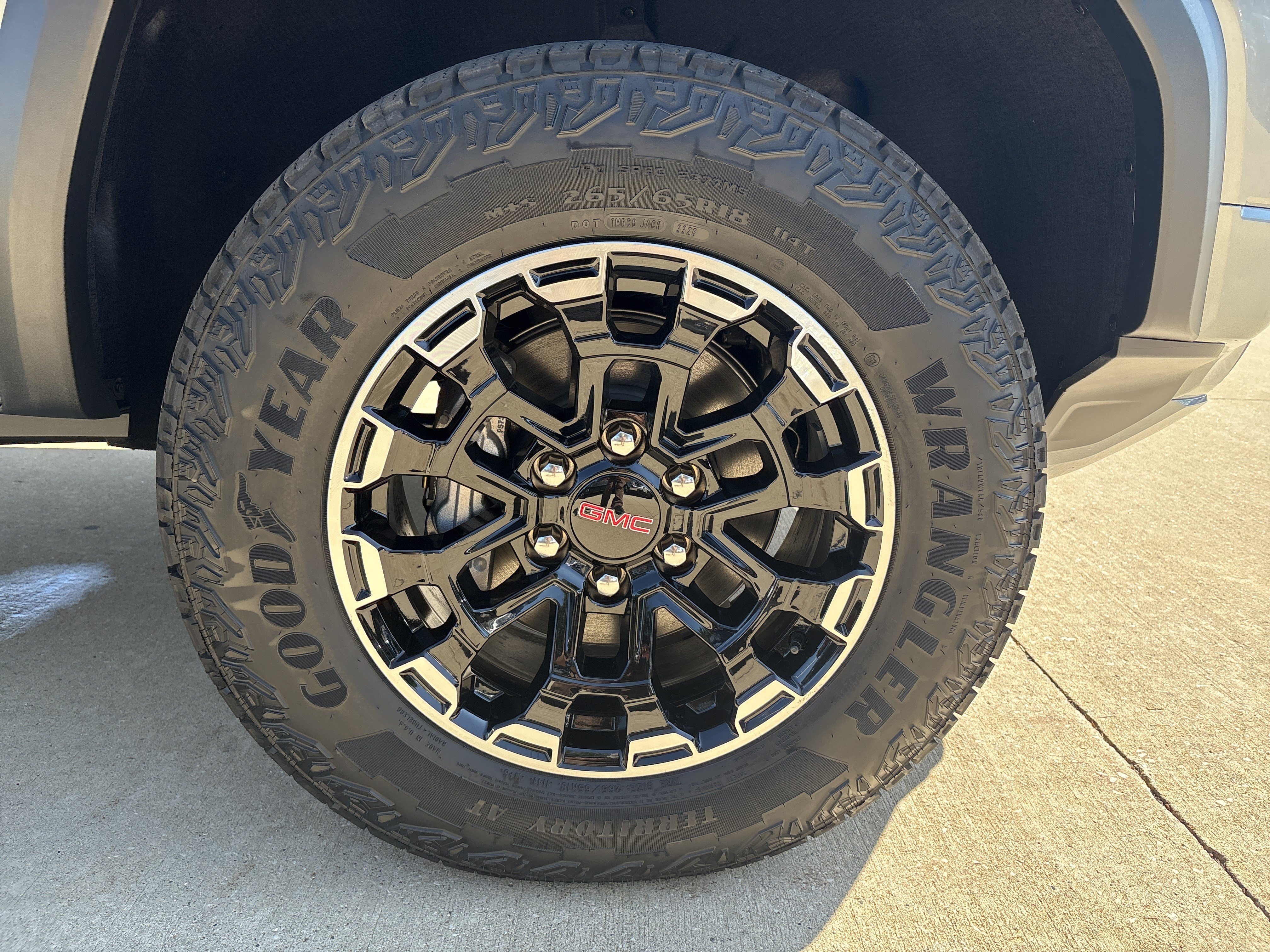 2026 GMC Canyon AT4 - Photo 9
