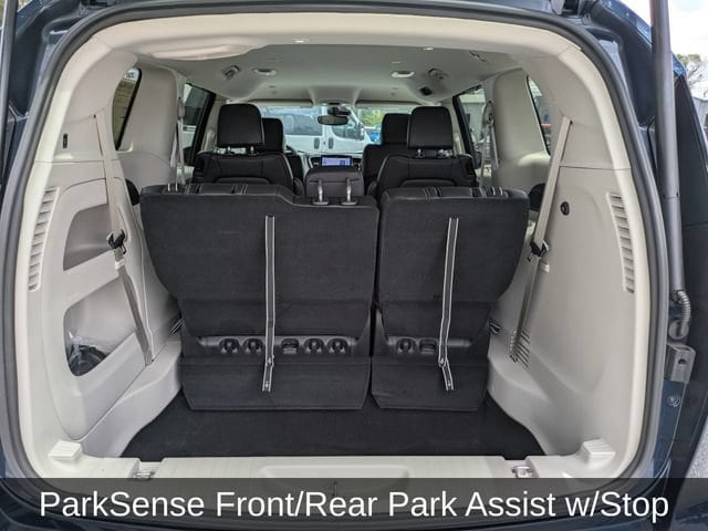 2024 Chrysler Pacifica Touring L - Photo 14