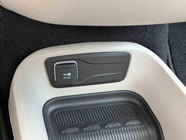2024 Chrysler Pacifica Touring L - Photo 27