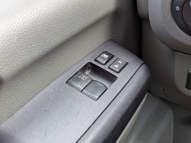 2018 Nissan NV Passenger SV - Photo 31