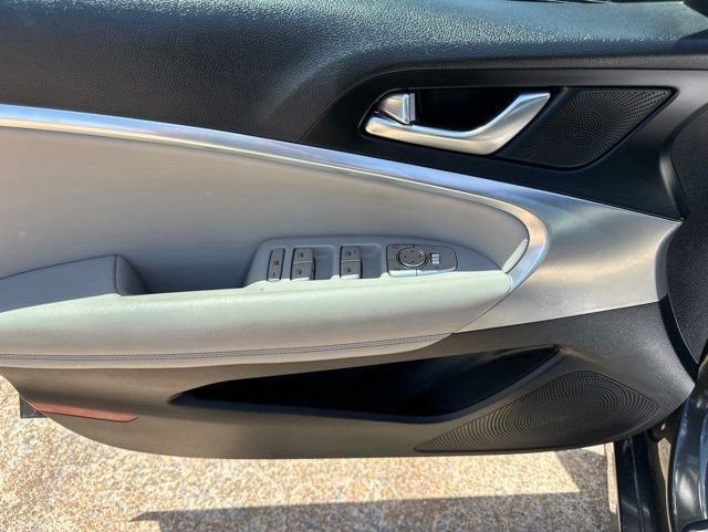 2023 GENESIS G70 Standard - Photo 13