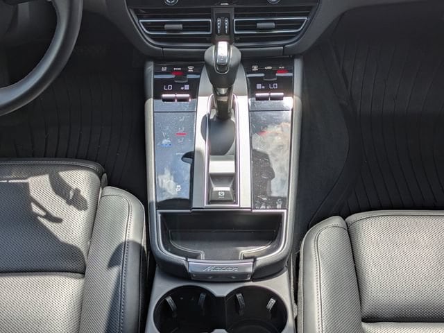 2025 Porsche Macan Base - Photo 26