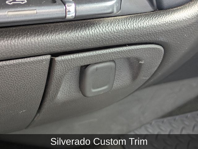 2018 Chevrolet Silverado 1500 Custom - Photo 29