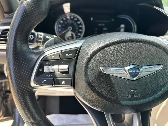 2023 GENESIS G70 Standard - Photo 16