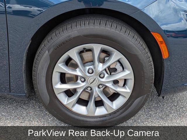 2024 Chrysler Pacifica Touring L - Photo 11