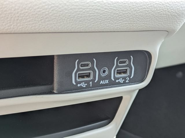 2024 Chrysler Pacifica Touring L - Photo 26