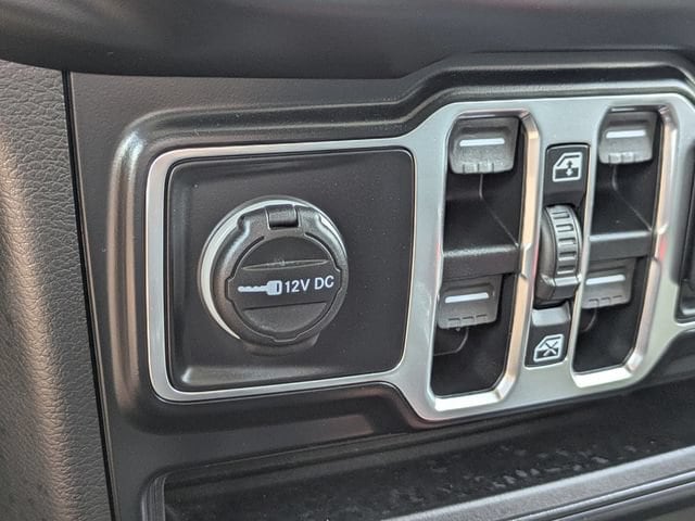 2021 Jeep Wrangler Unlimited Sahara - Photo 25