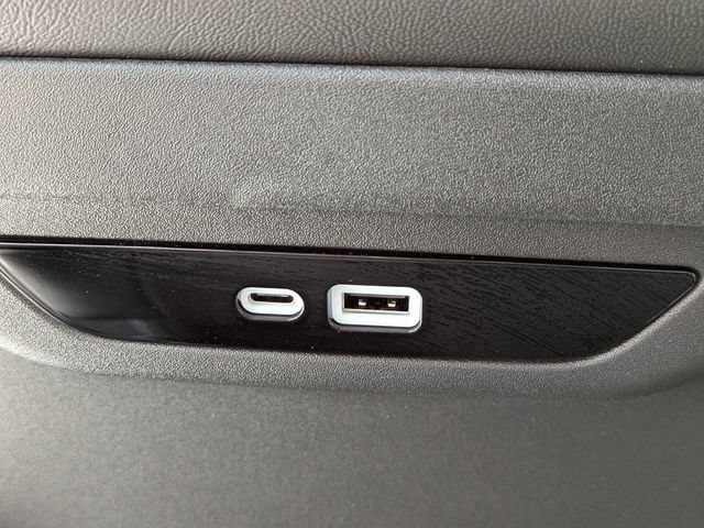 2024 Chrysler Pacifica Touring L - Photo 18