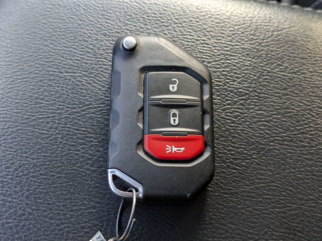 2022 Jeep Wrangler Unlimited Sahara 4XE - Photo 38