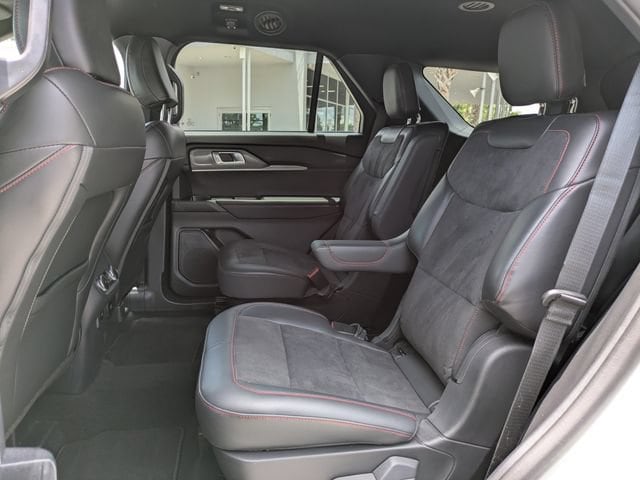2025 Ford Explorer ST - Photo 15
