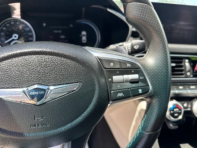 2023 GENESIS G70 Standard - Photo 17