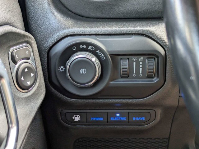 2022 Jeep Wrangler Unlimited Sahara 4XE - Photo 30