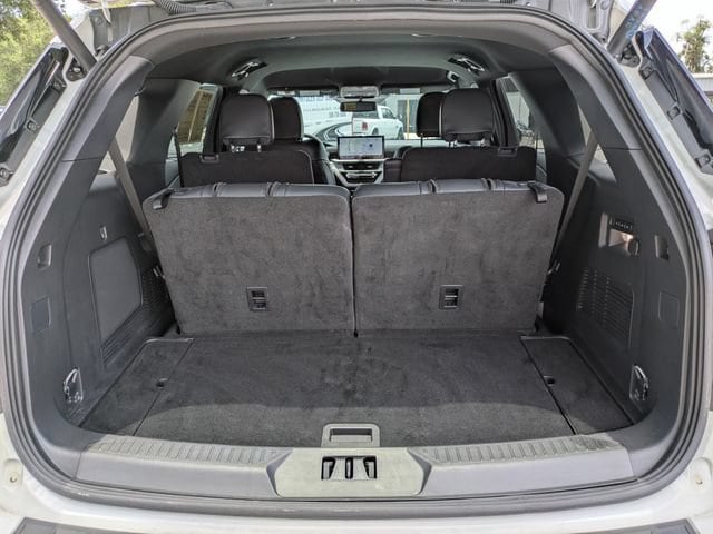 2025 Ford Explorer ST - Photo 13